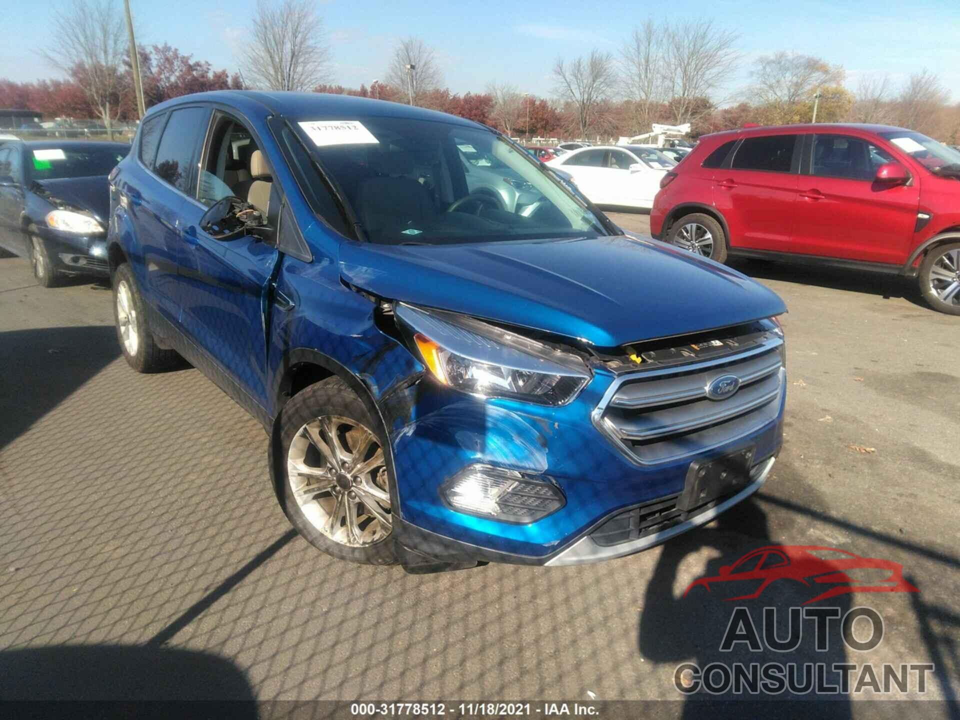FORD ESCAPE 2017 - 1FMCU0GDXHUE83586