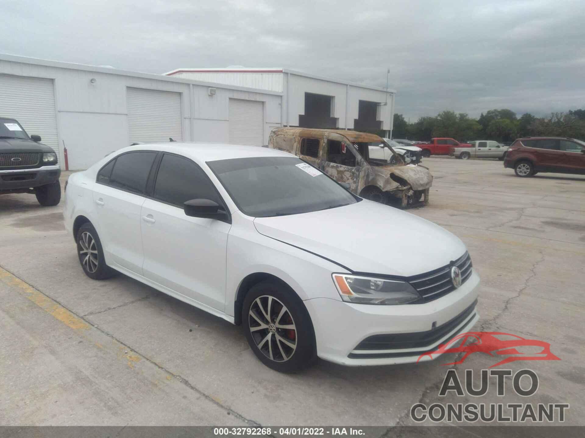 VOLKSWAGEN JETTA SEDAN 2016 - 3VWD67AJ5GM259443