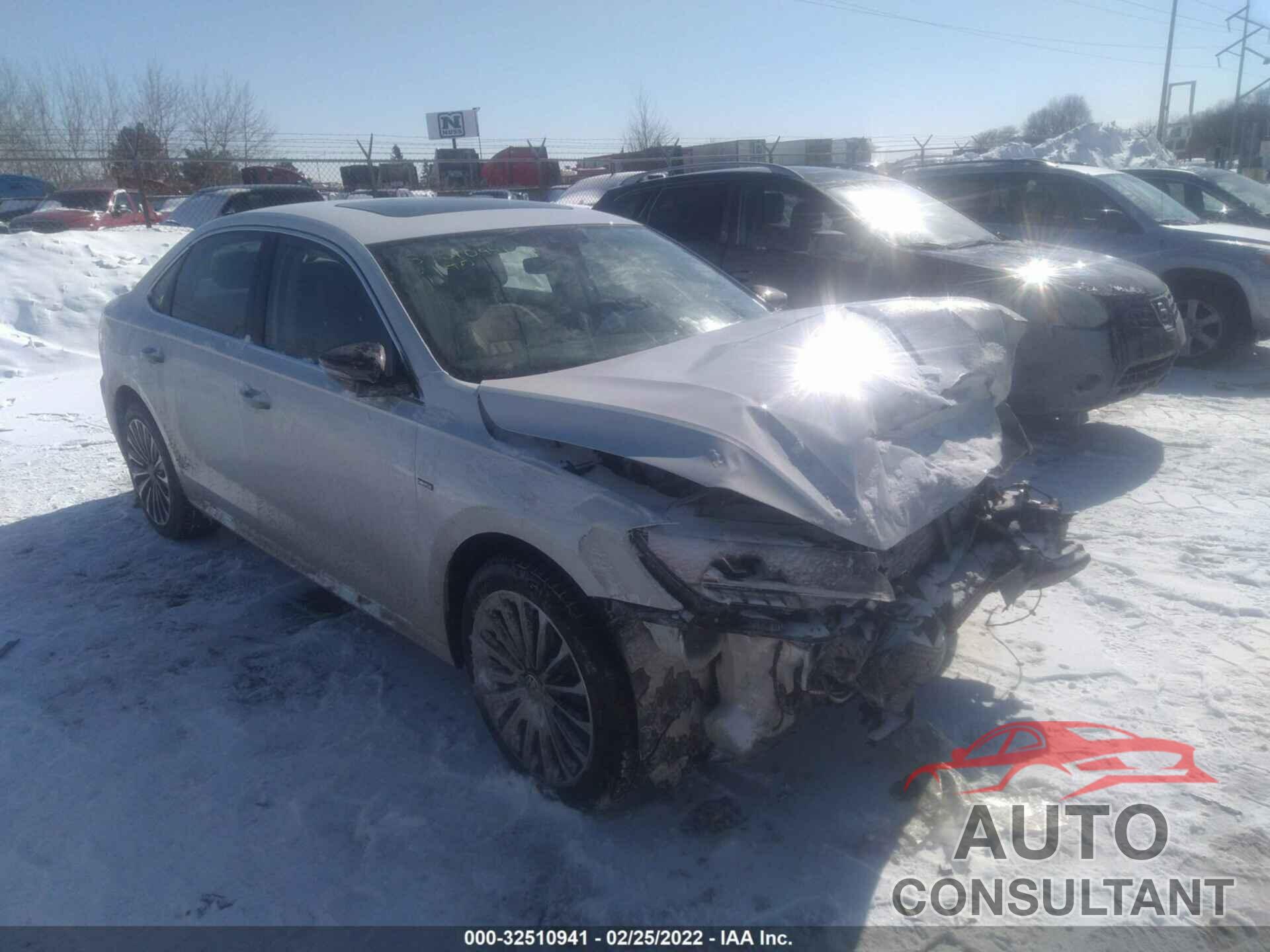 VOLKSWAGEN PASSAT 2022 - 1VWBA7A37NC008137