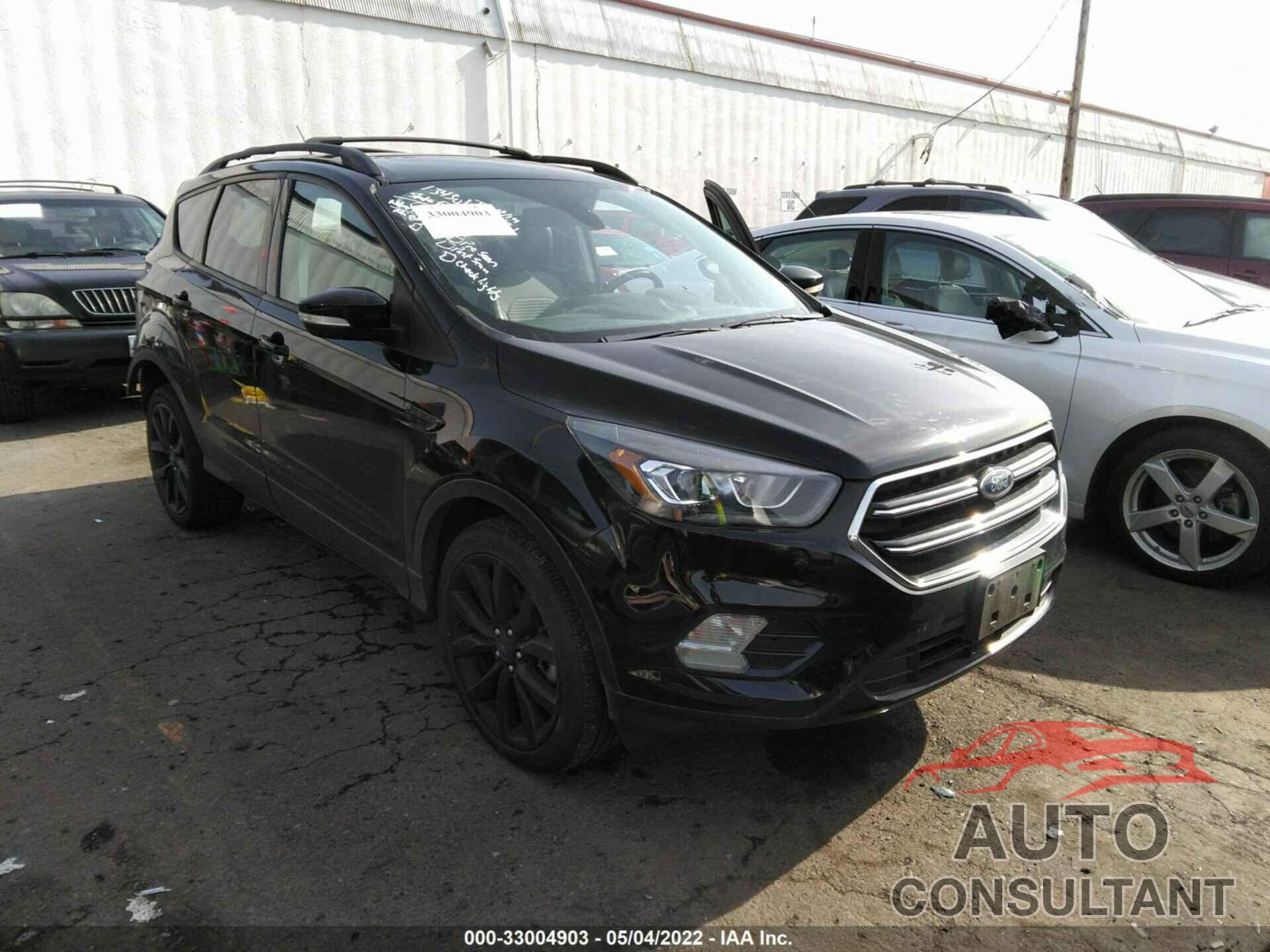 FORD ESCAPE 2017 - 1FMCU9J98HUA04462