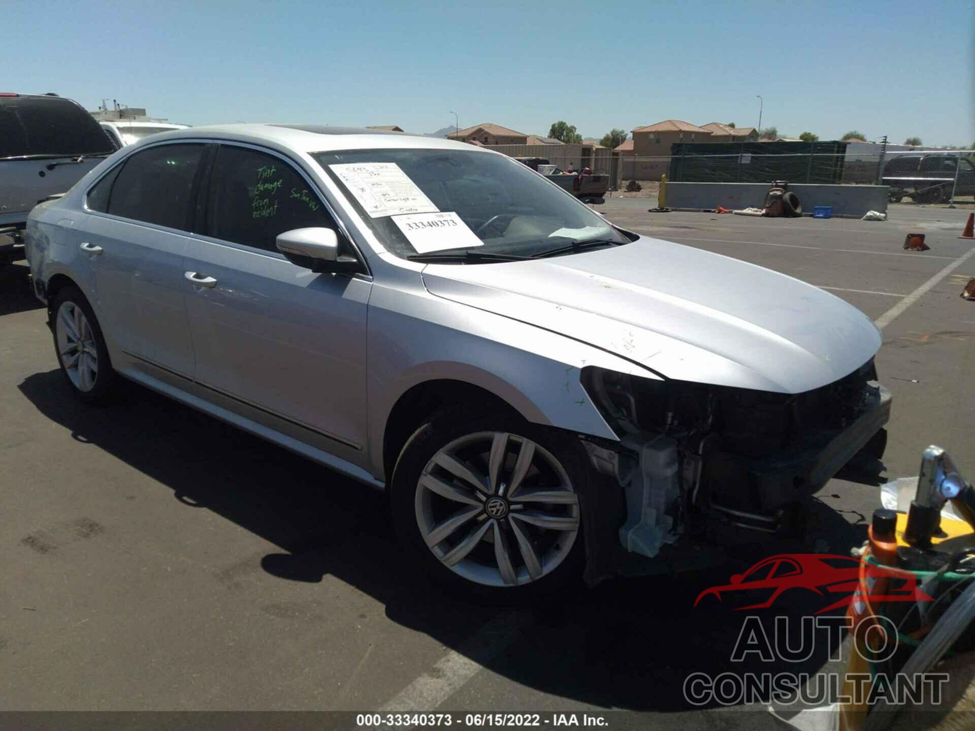 VOLKSWAGEN PASSAT 2017 - 1VWGT7A32HC025979