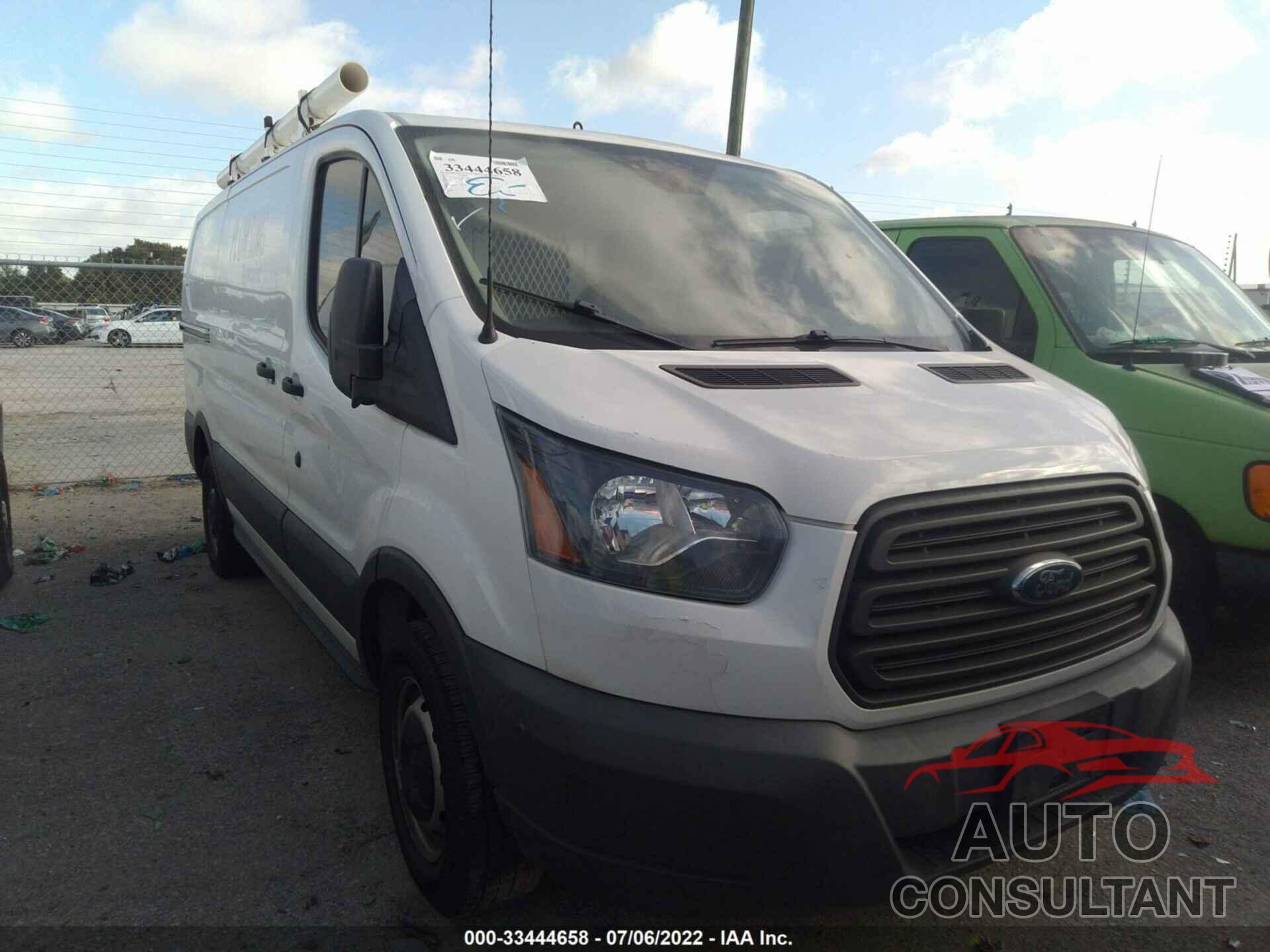 FORD TRANSIT VAN 2017 - 1FTYR1YM3HKA45858