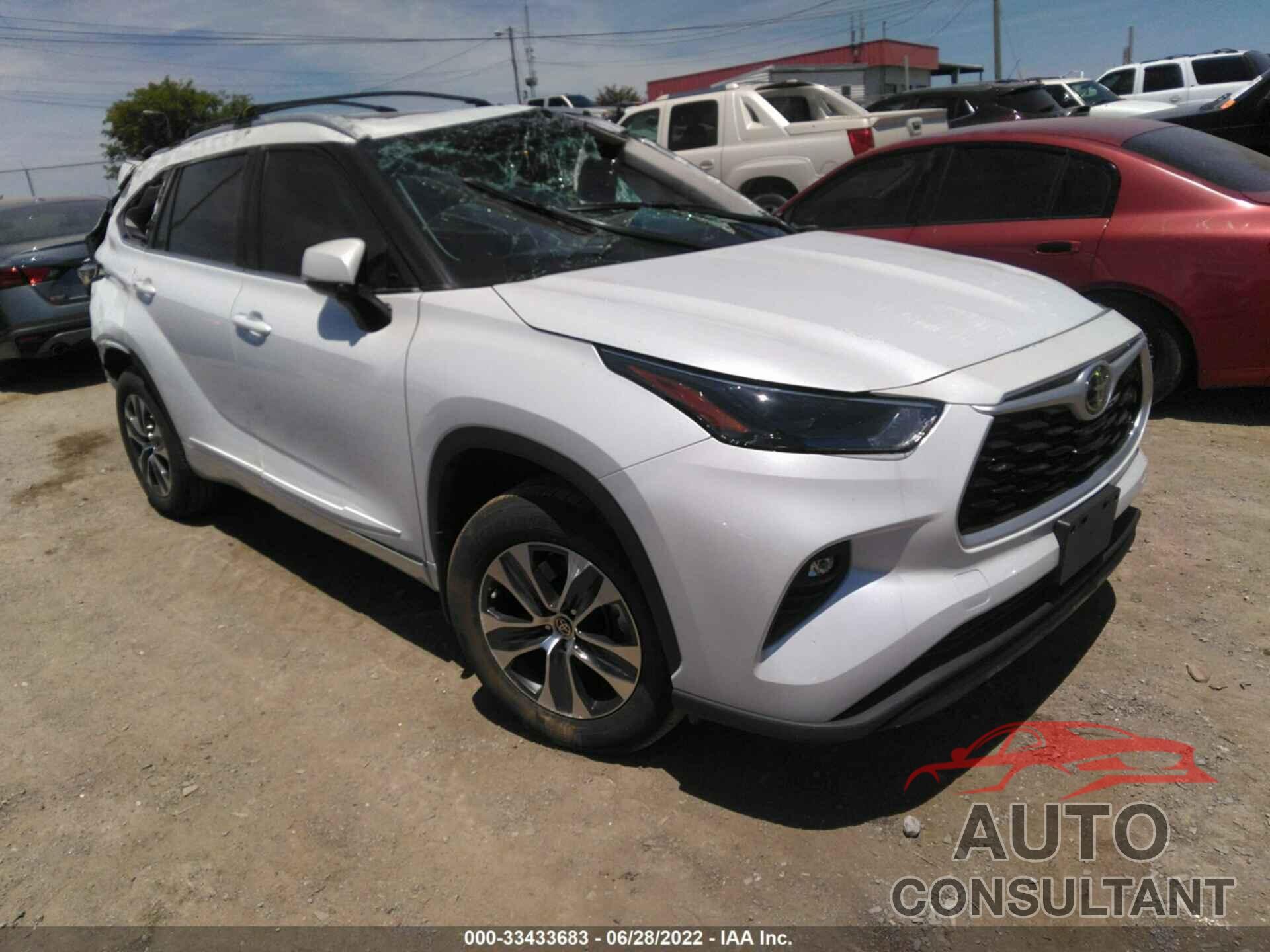 TOYOTA HIGHLANDER 2022 - 5TDHZRBH1NS570402