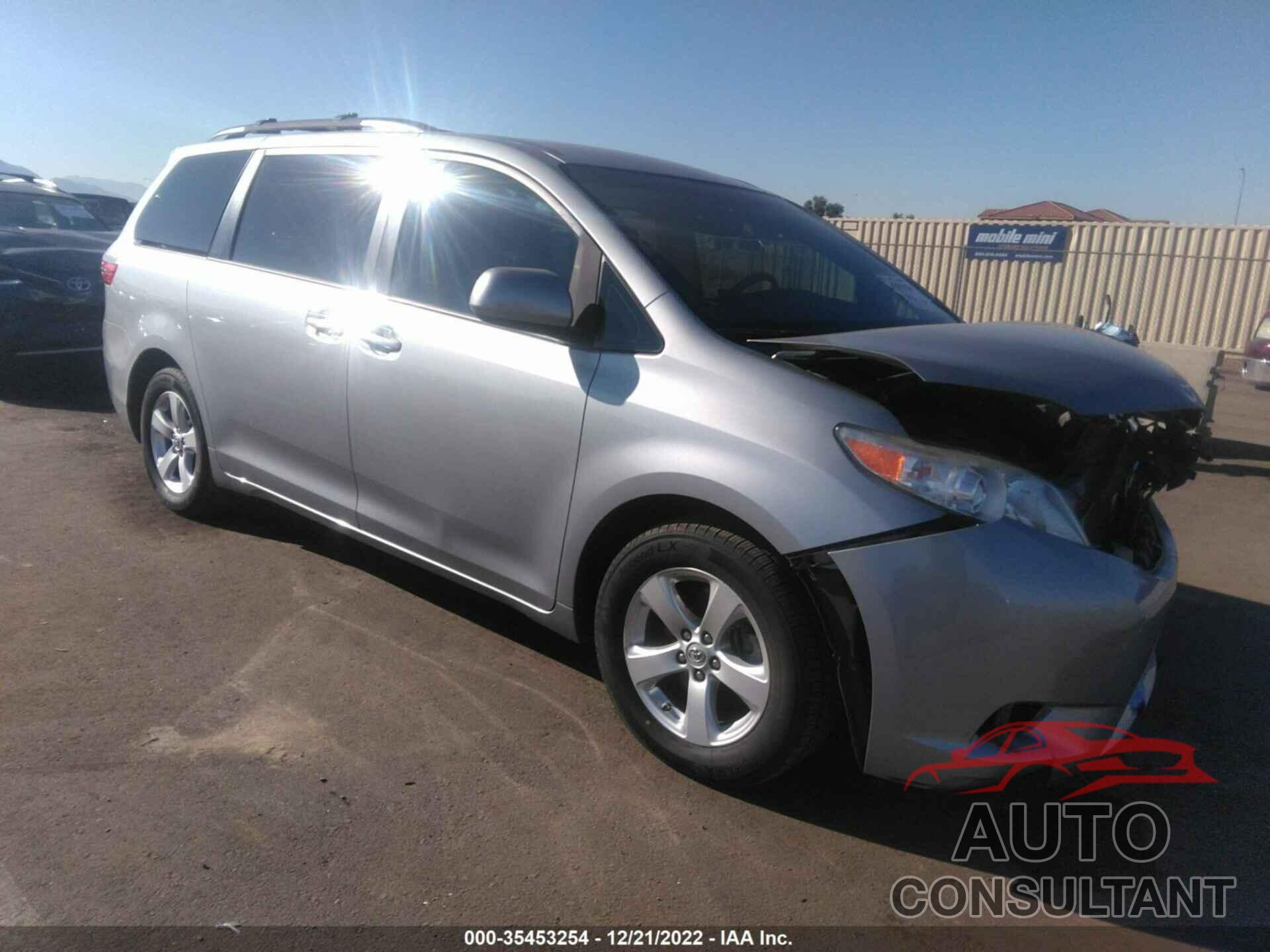 TOYOTA SIENNA 2017 - 5TDKZ3DC1HS856260