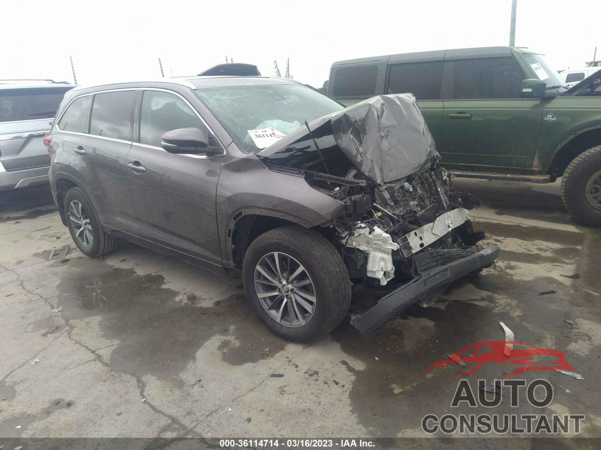 TOYOTA HIGHLANDER 2017 - 5TDKZRFH0HS511071