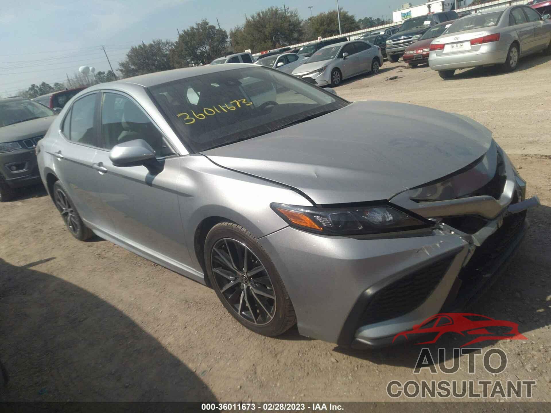 TOYOTA CAMRY 2021 - 4T1G11AK0MU453515
