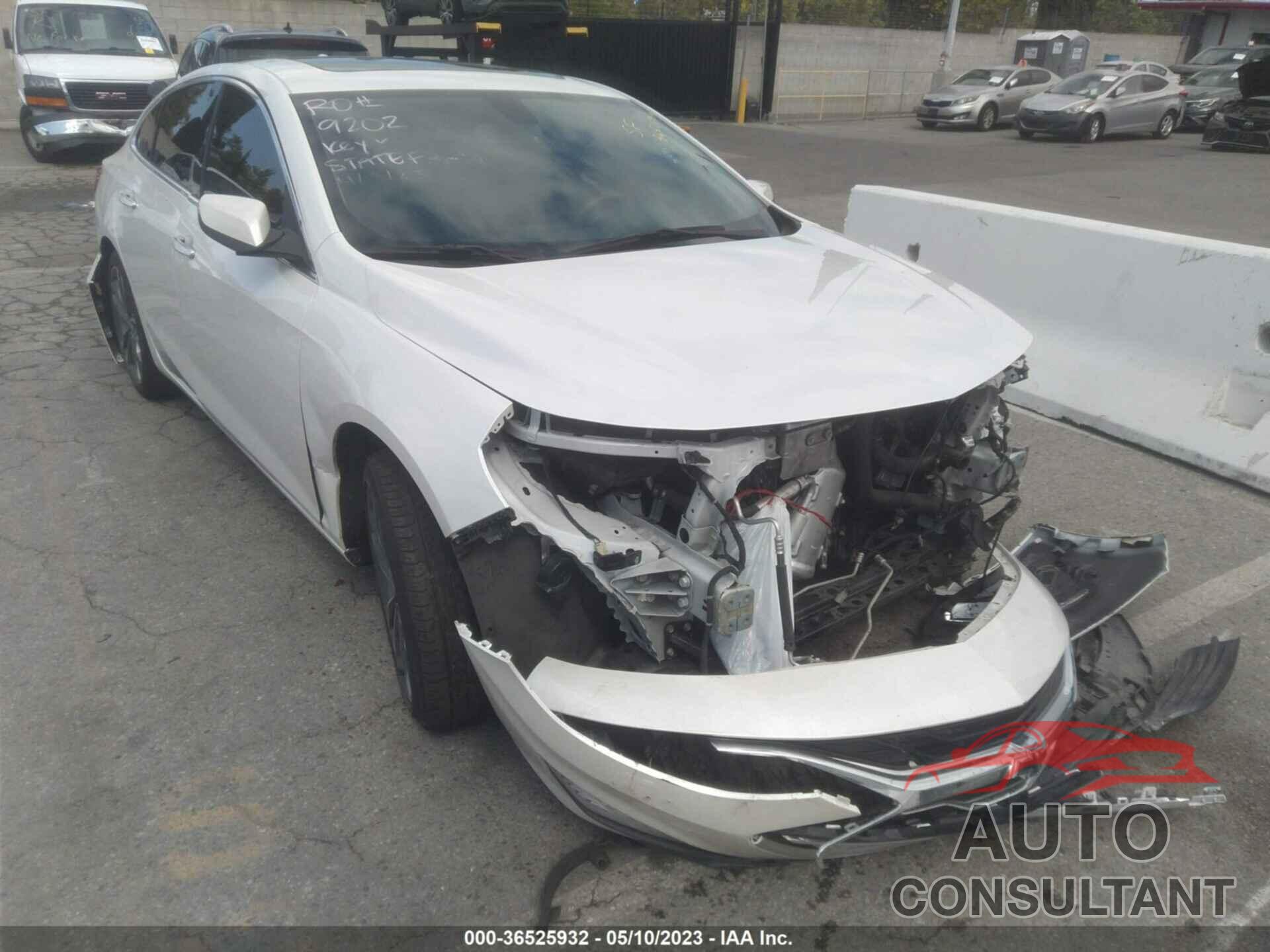 CHEVROLET MALIBU 2019 - 1G1ZE5SX2KF207868