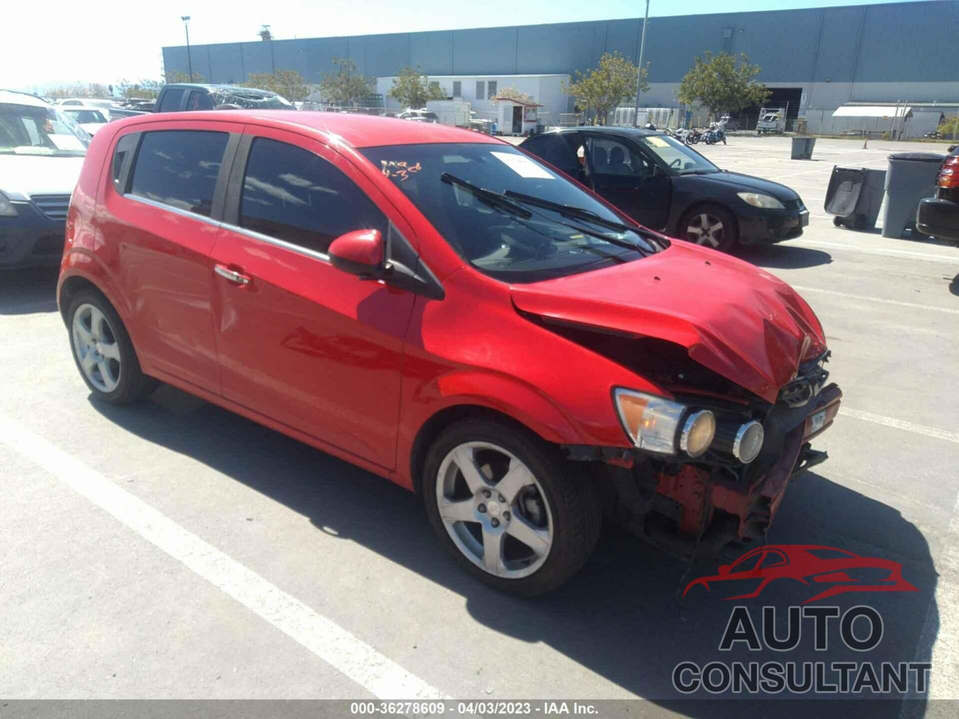 CHEVROLET SONIC 2015 - 1G1JE6SB1F4119063