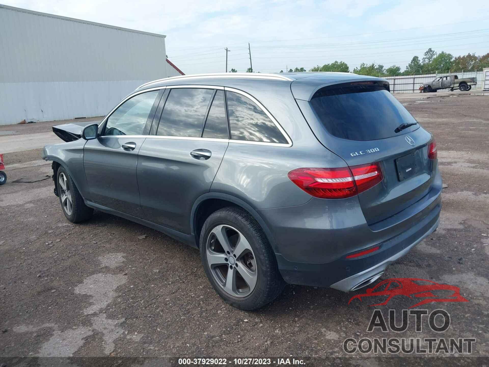 MERCEDES-BENZ GLC 2016 - WDC0G4JB3GF037547