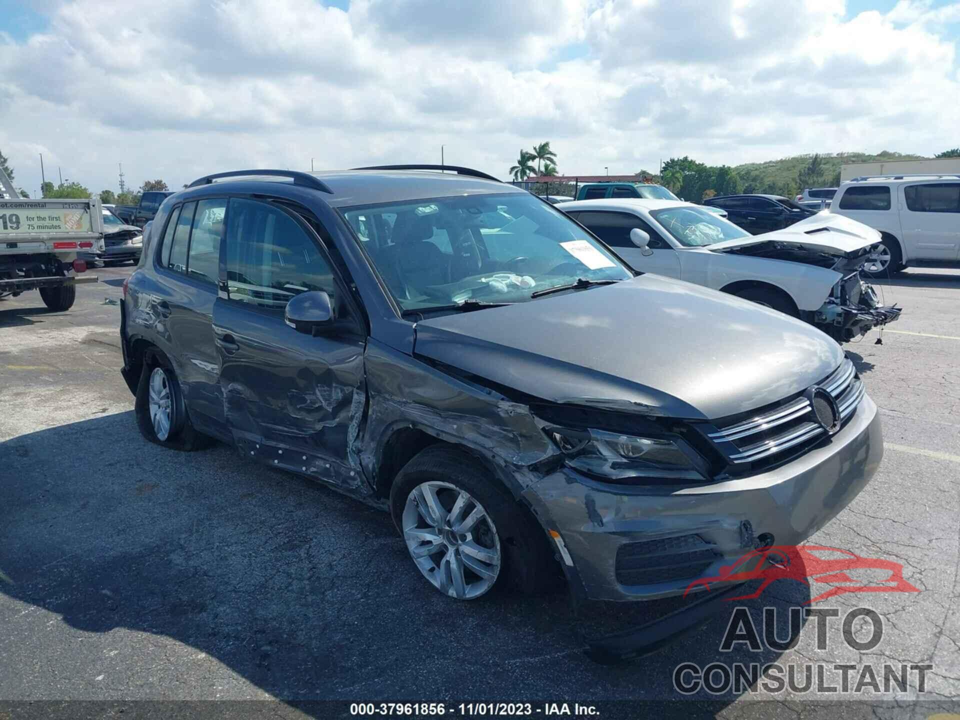 VOLKSWAGEN TIGUAN 2016 - WVGAV7AX3GW563976