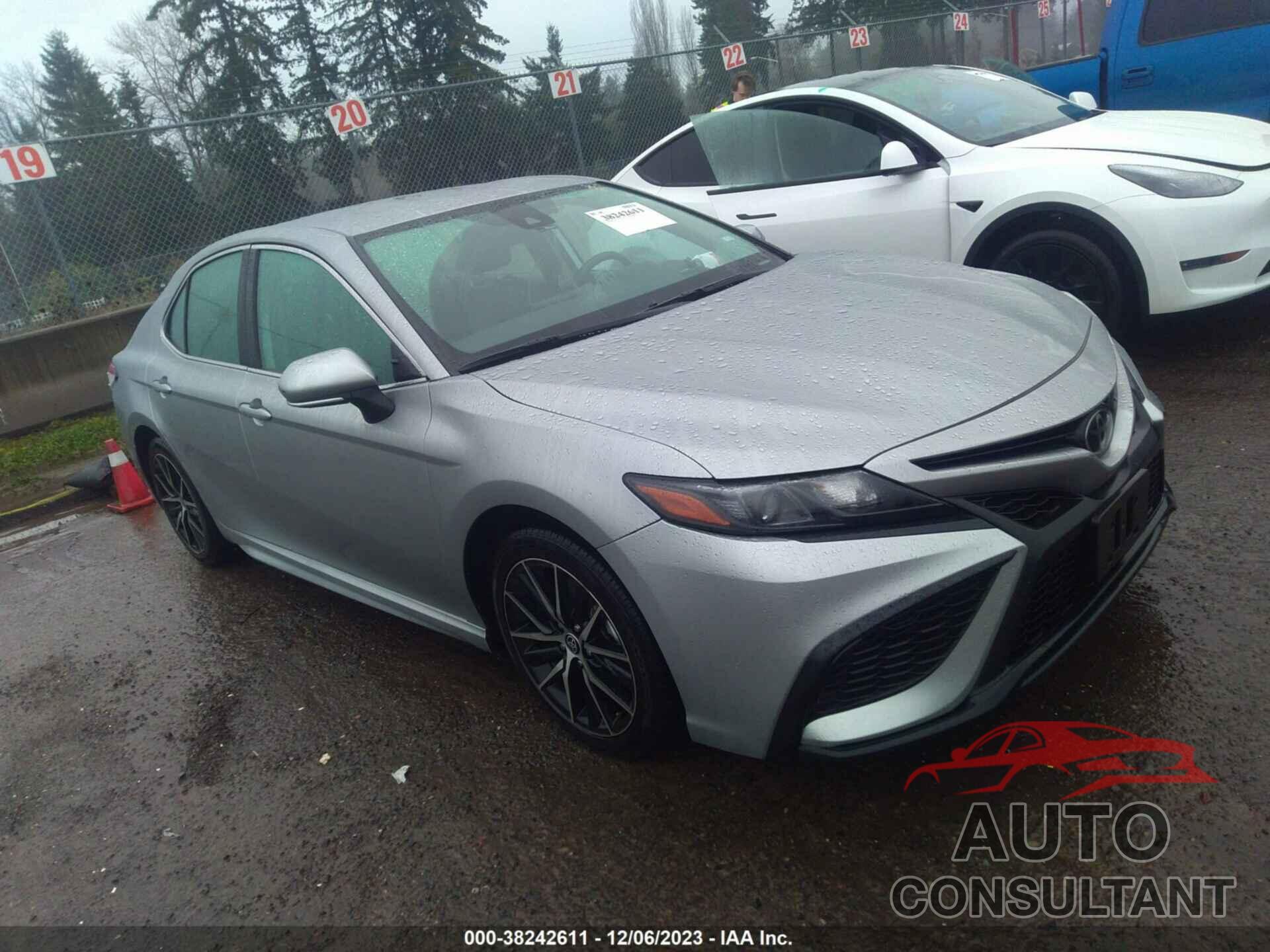 TOYOTA CAMRY 2022 - 4T1G11AK2NU682781