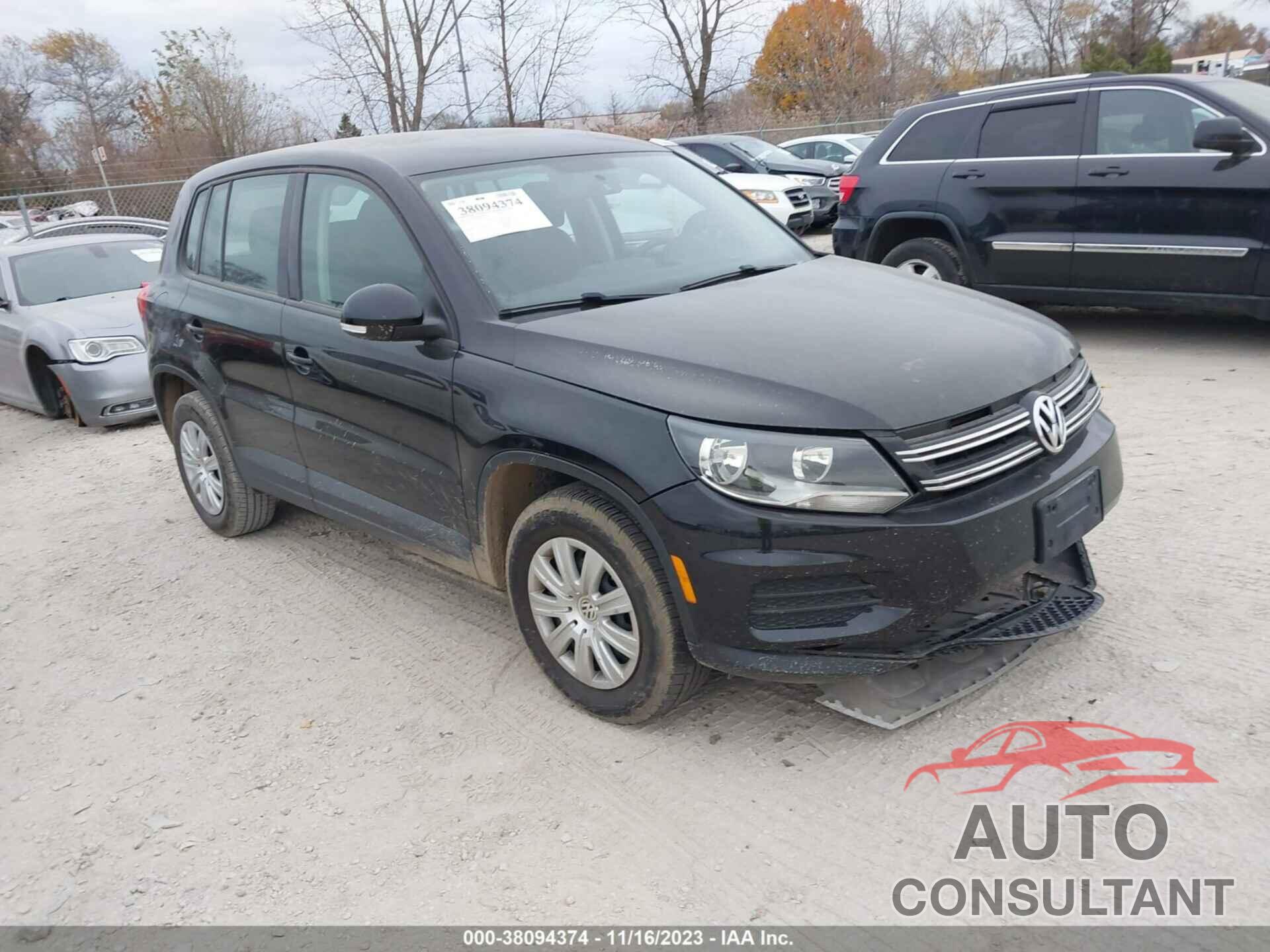 VOLKSWAGEN TIGUAN 2017 - WVGBV7AX4HK043024