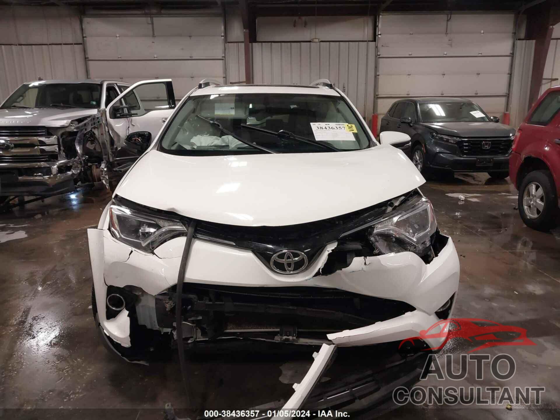 TOYOTA RAV4 2016 - JTMRFREV6GJ100848