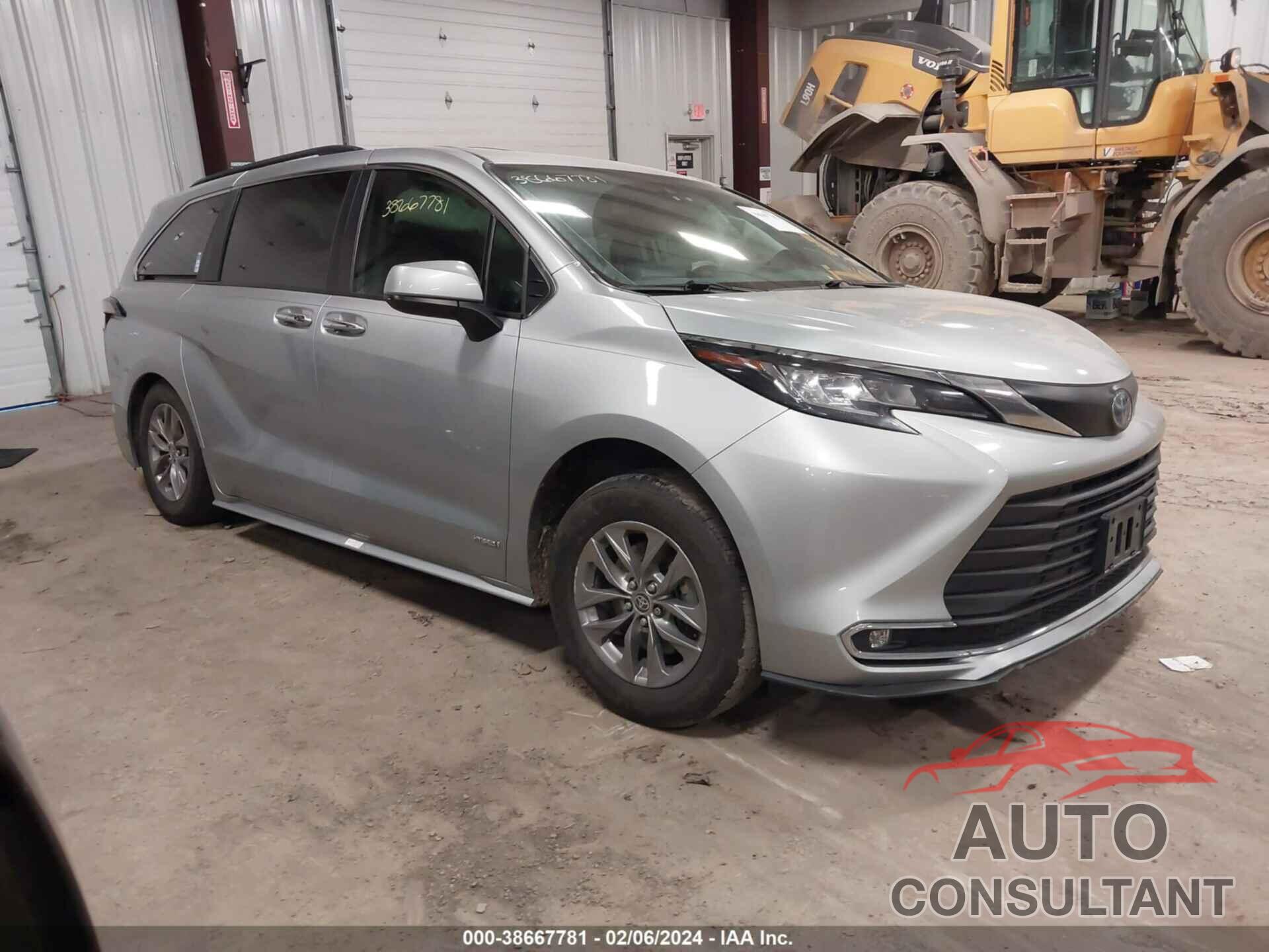 TOYOTA SIENNA 2021 - 5TDYRKEC8MS017574