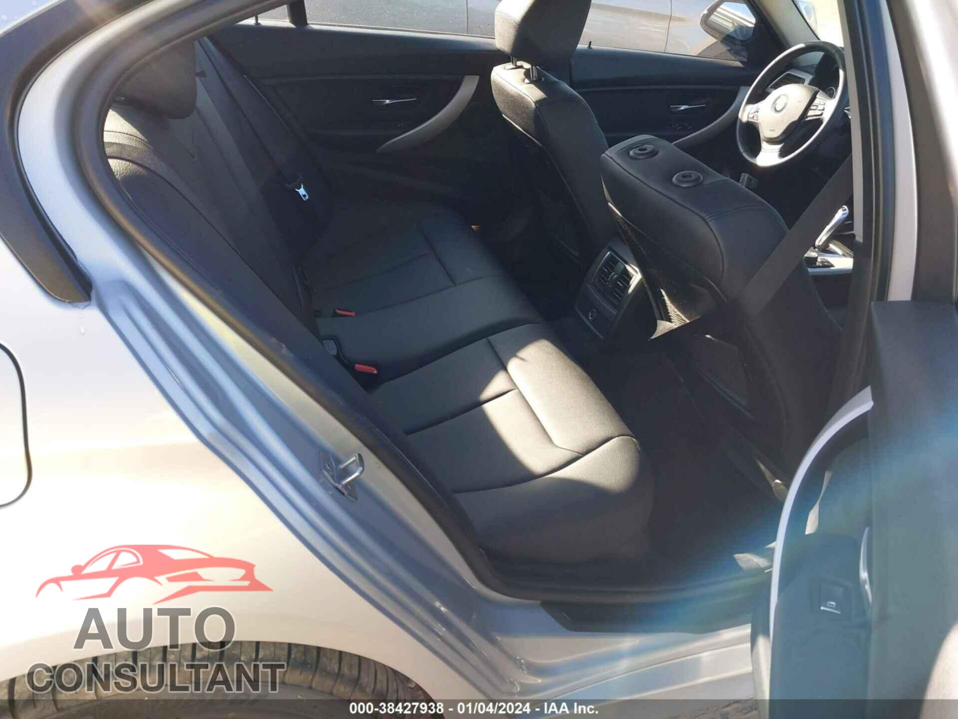 BMW 320I 2016 - WBA8E5G53GNU19943