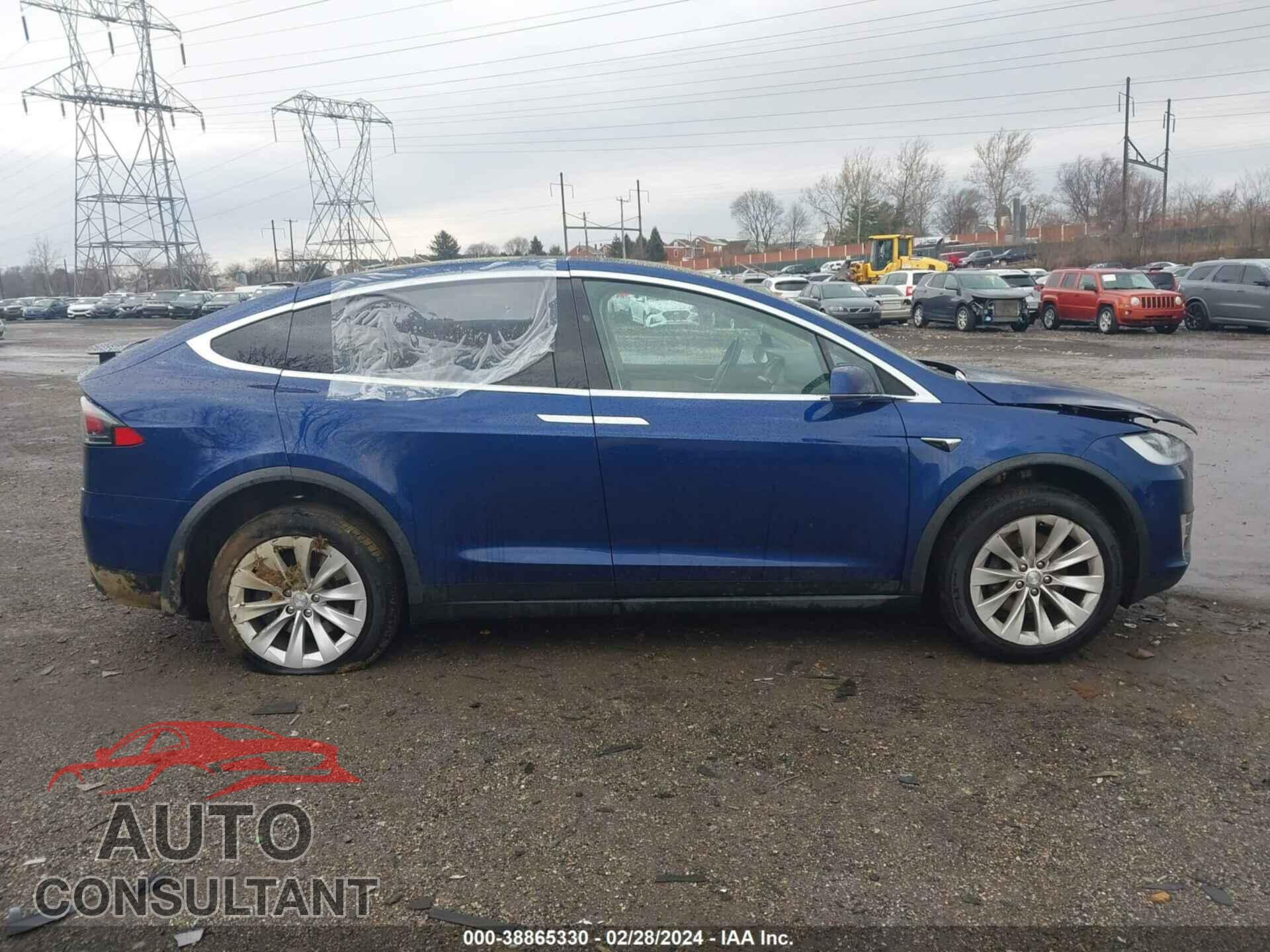 TESLA MODEL X 2017 - 5YJXCBE21HF065612