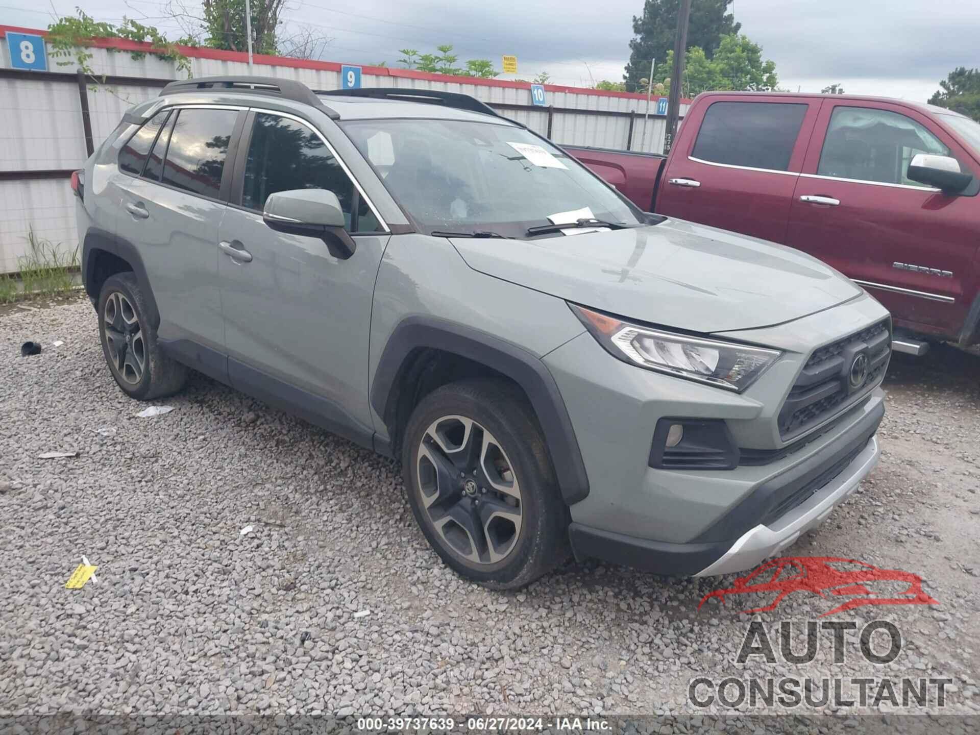 TOYOTA RAV4 2019 - 2T3J1RFV3KC016332