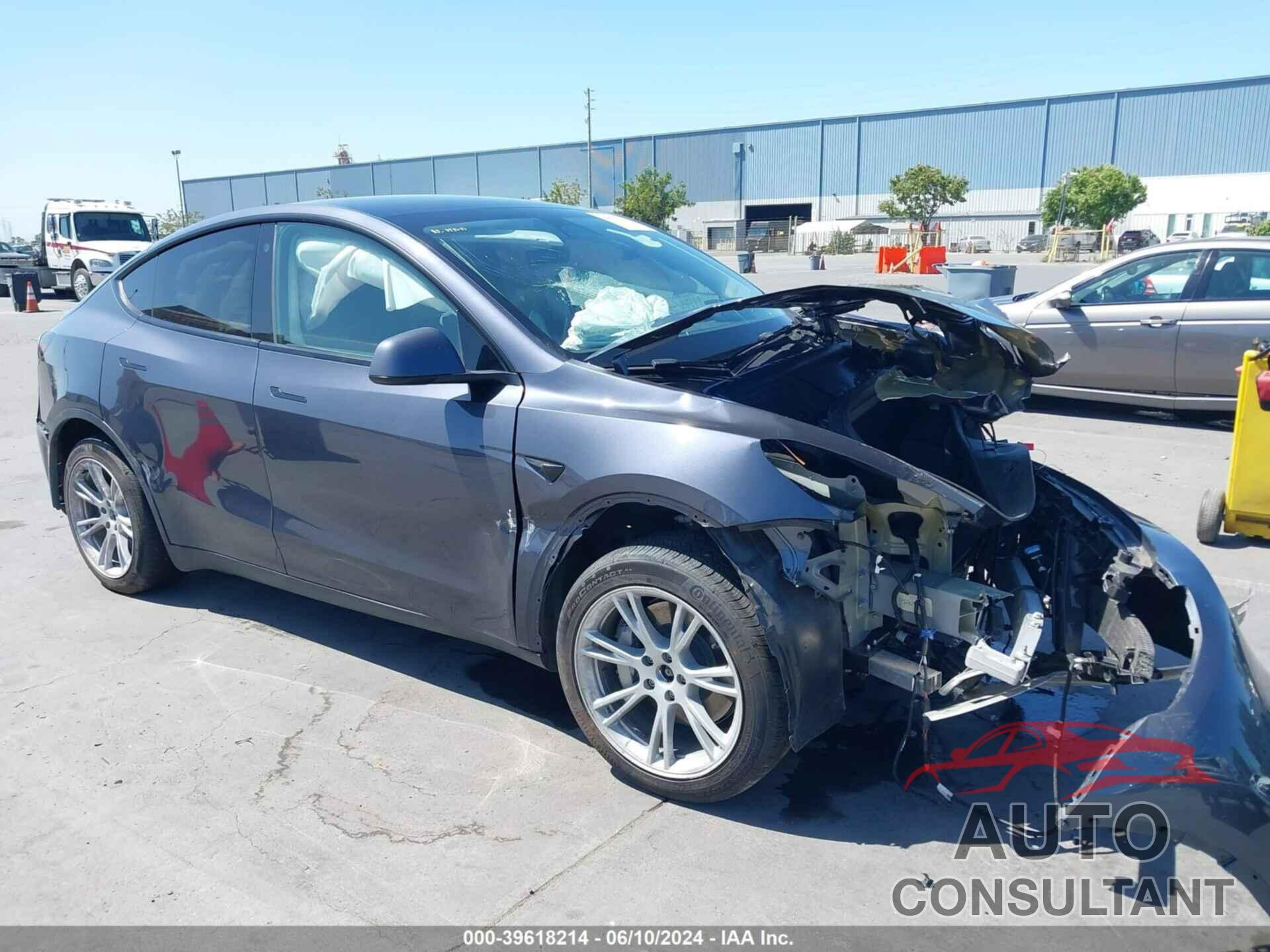 TESLA MODEL Y 2023 - 7SAYGDEE5PF590947