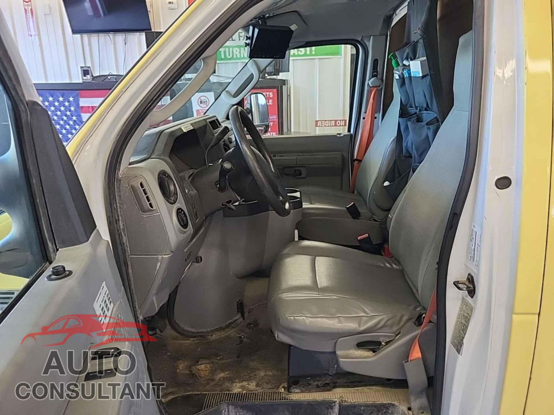 FORD ECONOLINE 2017 - 1FDXE4FS2HDC72212