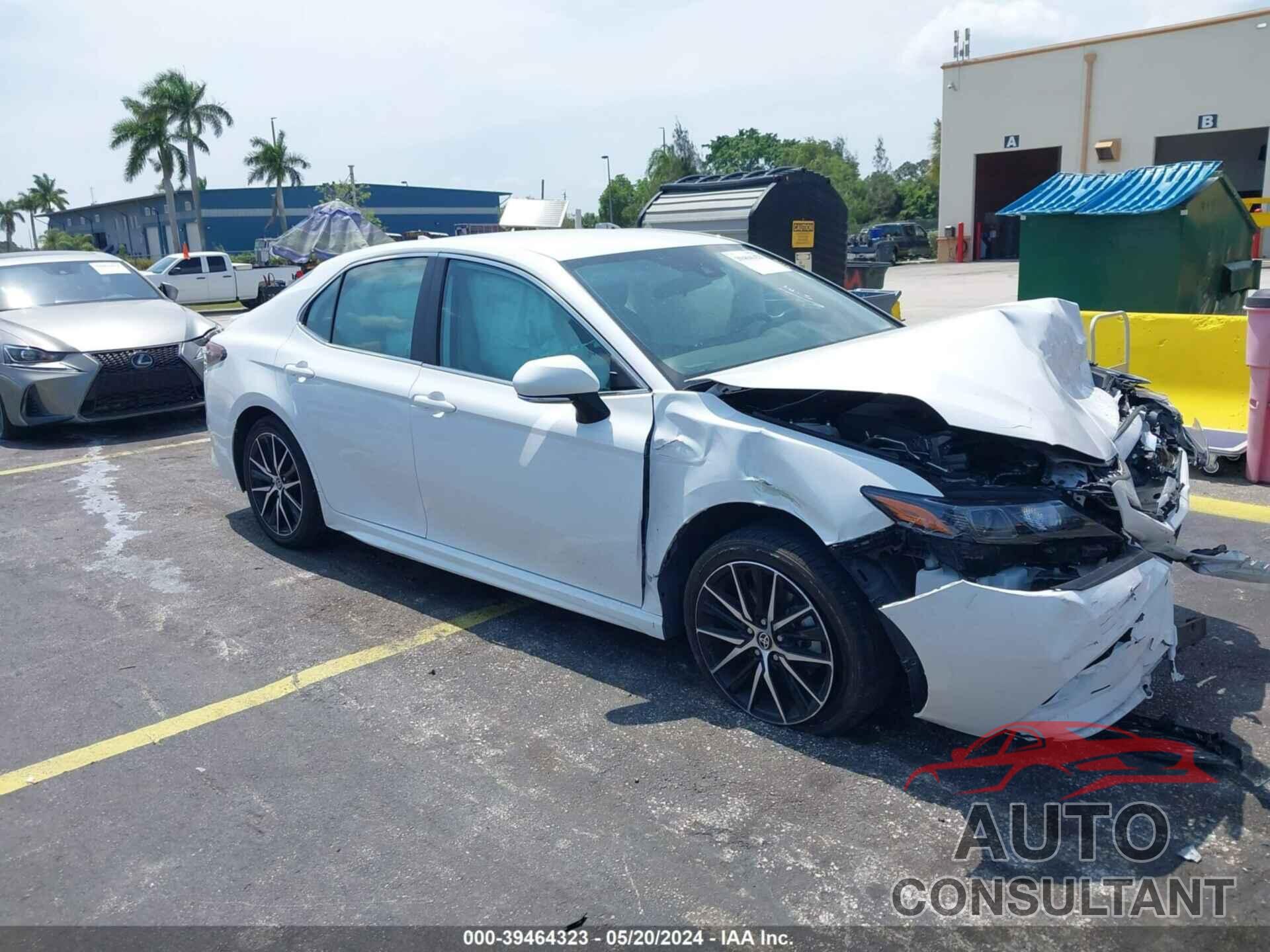 TOYOTA CAMRY 2022 - 4T1G11AK5NU717782