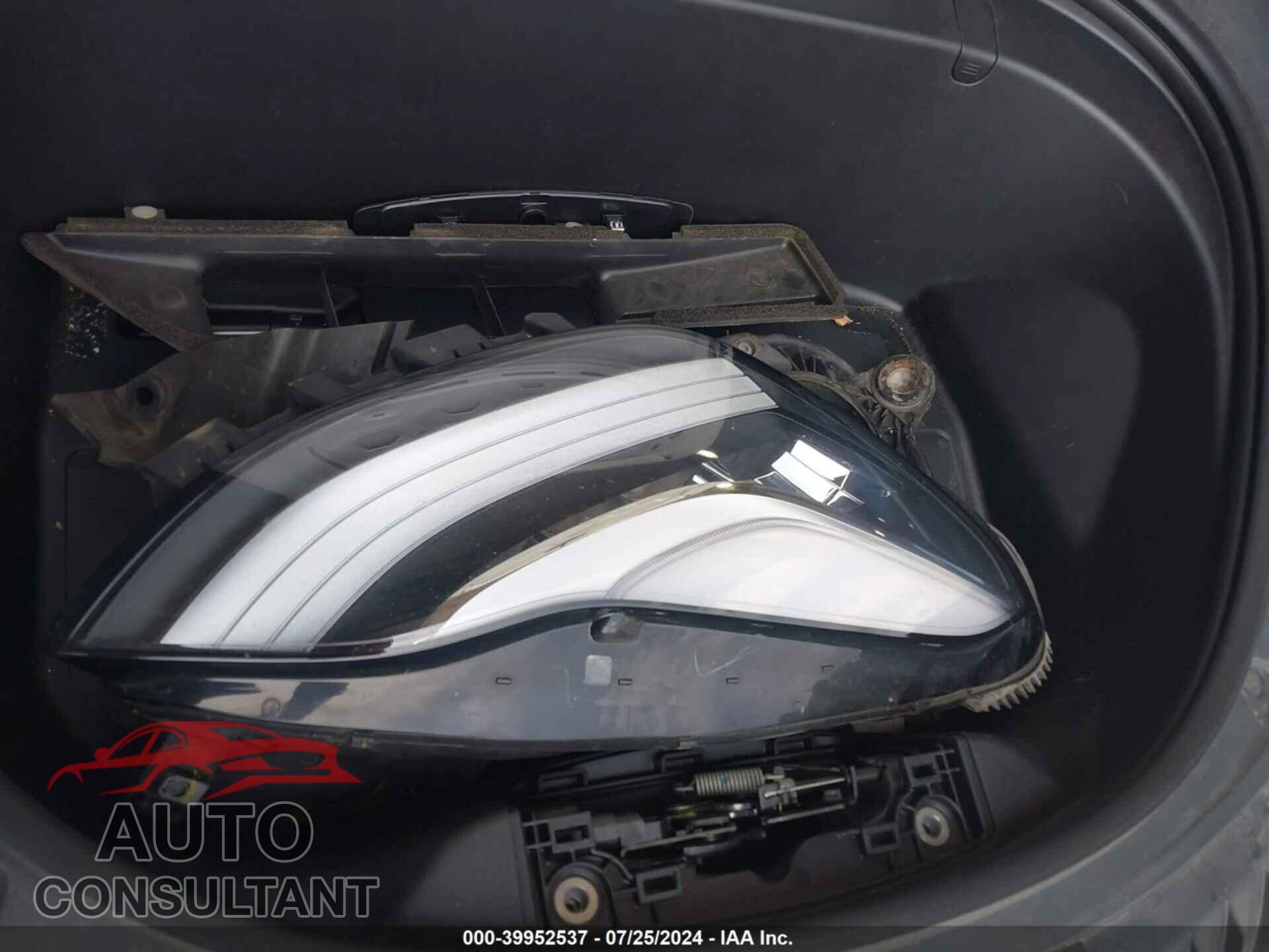 TESLA MODEL 3 2019 - 5YJ3E1EB9KF390177