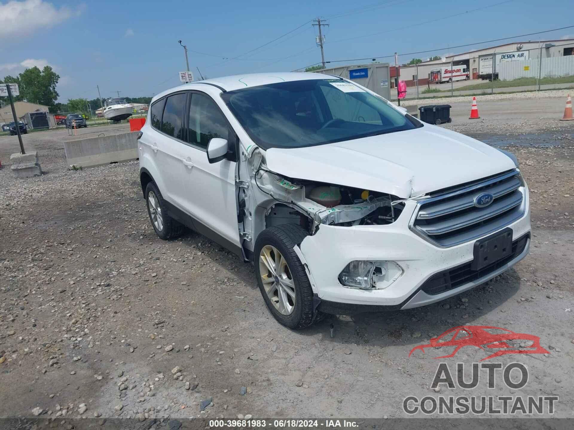 FORD ESCAPE 2017 - 1FMCU9GD3HUB82808