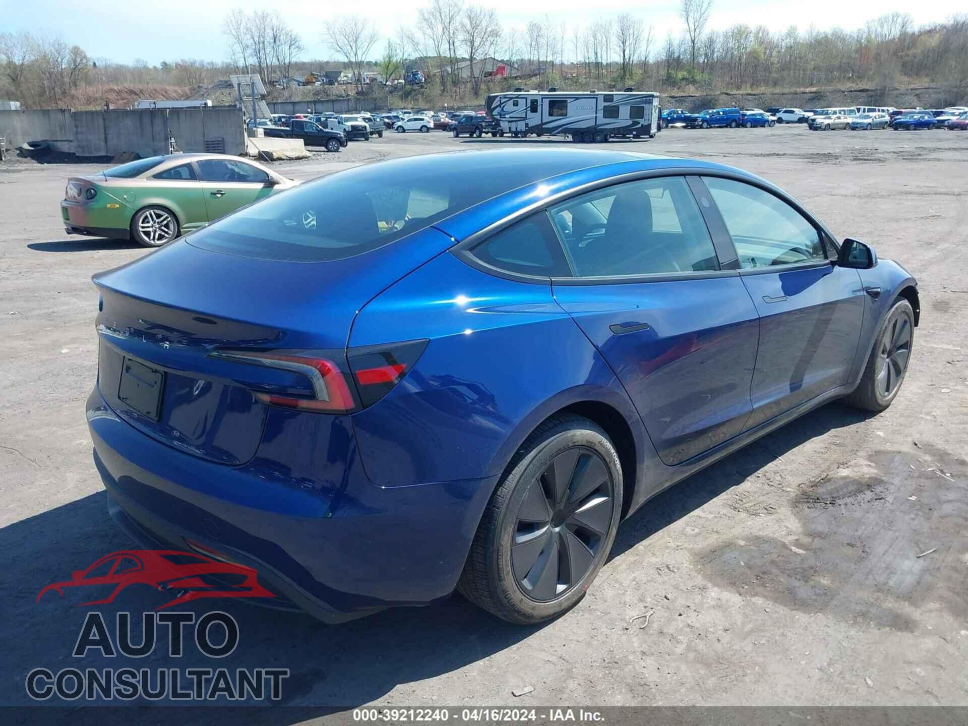 TESLA MODEL 3 2024 - 5YJ3E1EA7RF728452