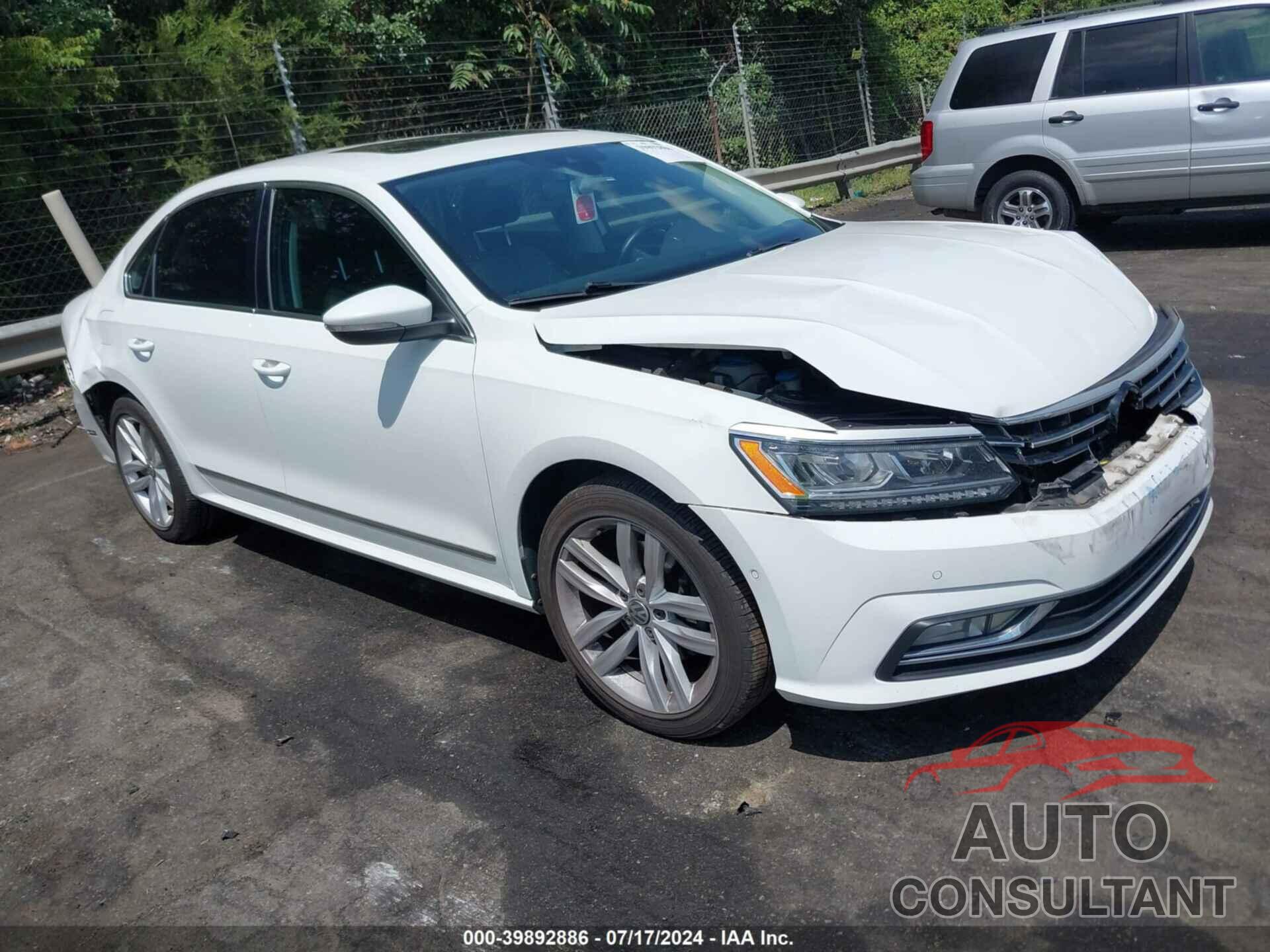 VOLKSWAGEN PASSAT 2017 - 1VWCT7A38HC021594