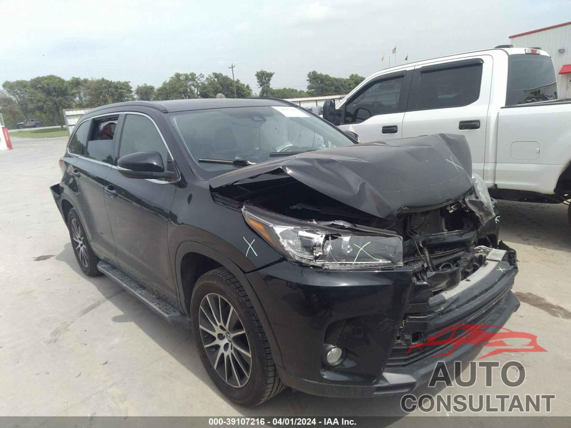 TOYOTA HIGHLANDER 2018 - 5TDKZRFH7JS549337