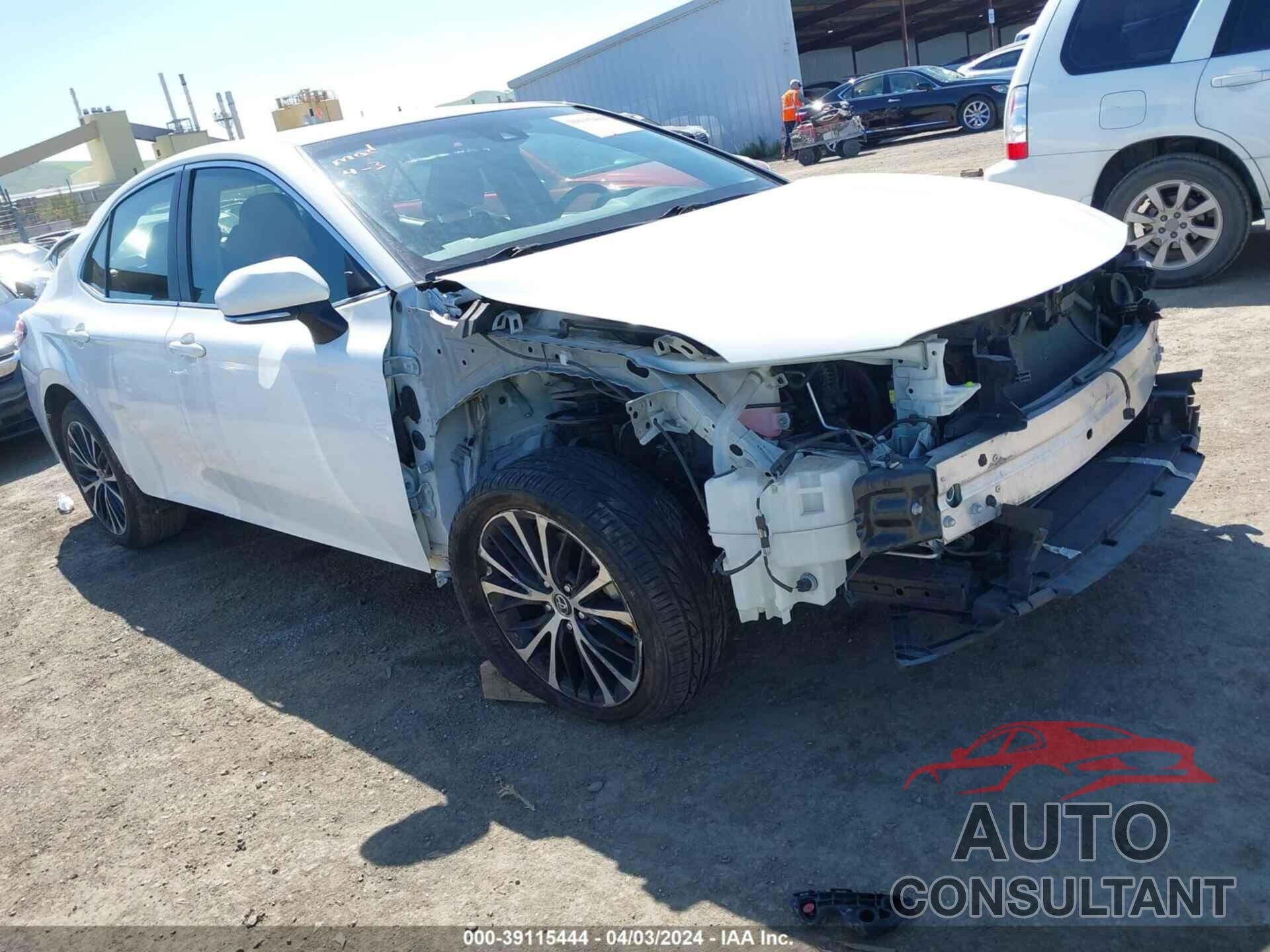 TOYOTA CAMRY 2018 - JTNB11HK1J3066344