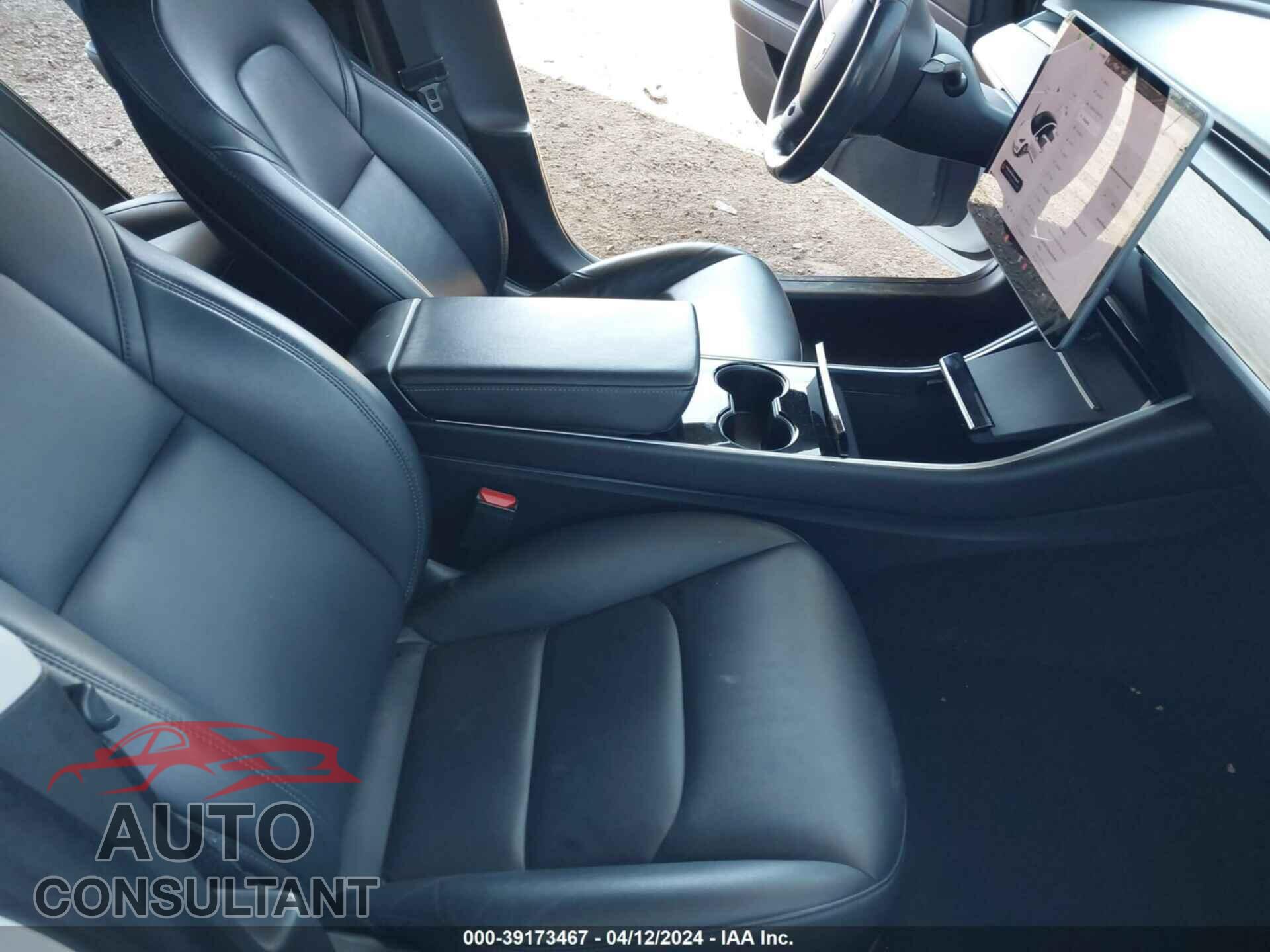 TESLA MODEL 3 2018 - 5YJ3E1EB8JF092461