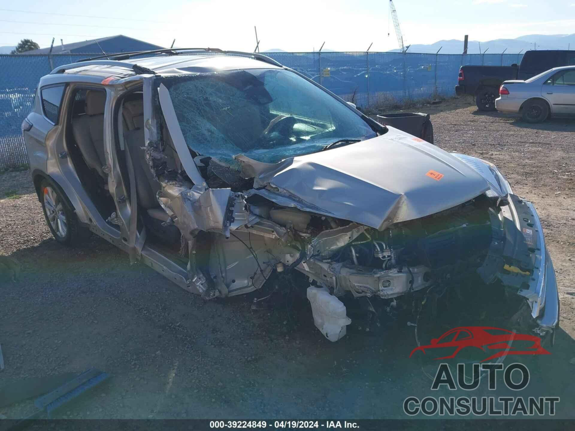 FORD ESCAPE 2017 - 1FMCU9JD0HUC81126