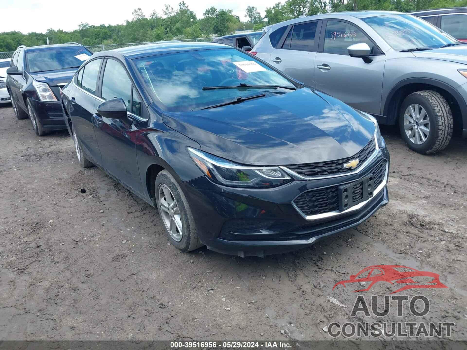 CHEVROLET CRUZE 2018 - 1G1BE5SM1J7221616