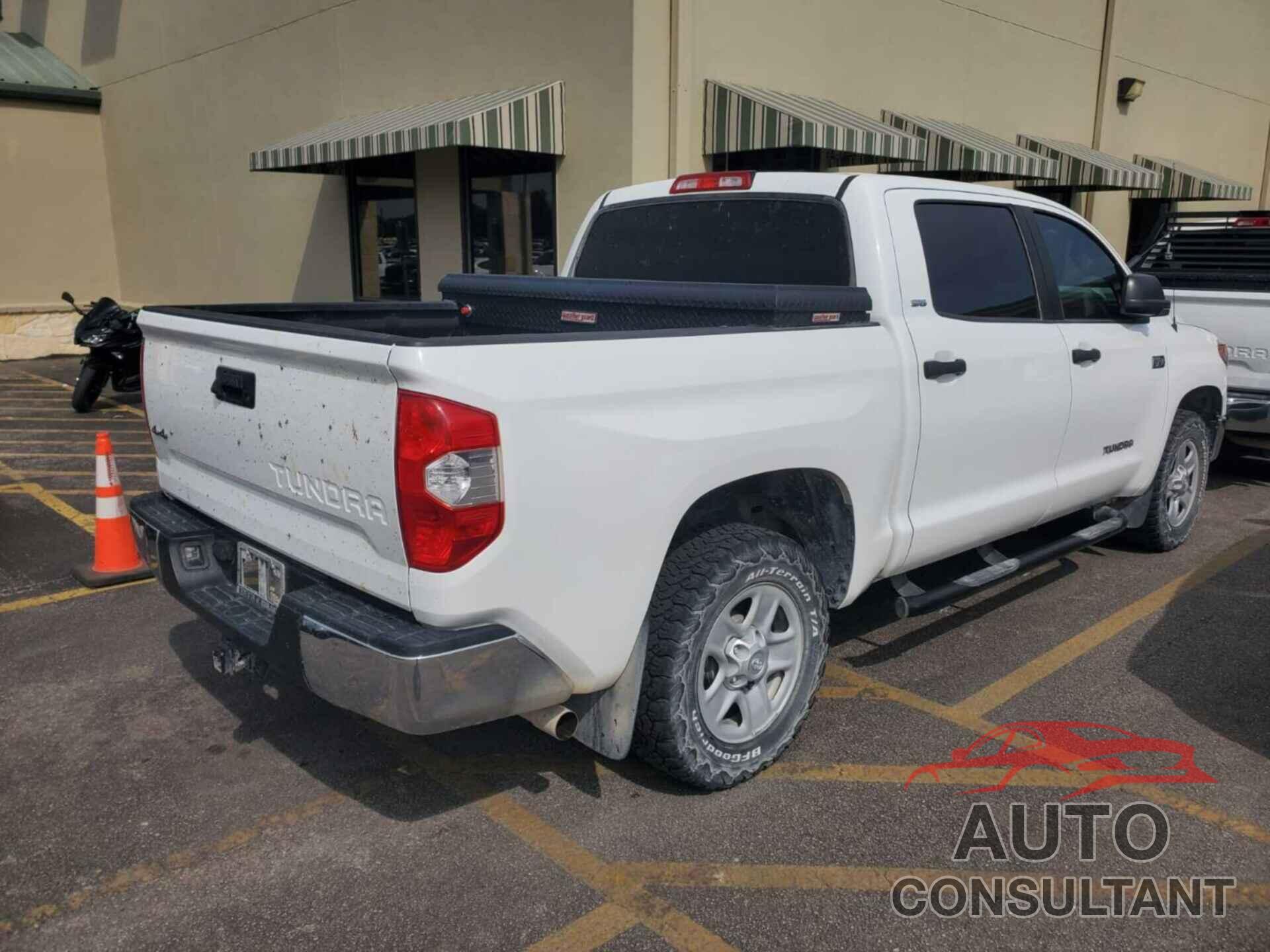 TOYOTA TUNDRA 2018 - 5TFDW5F13JX763829