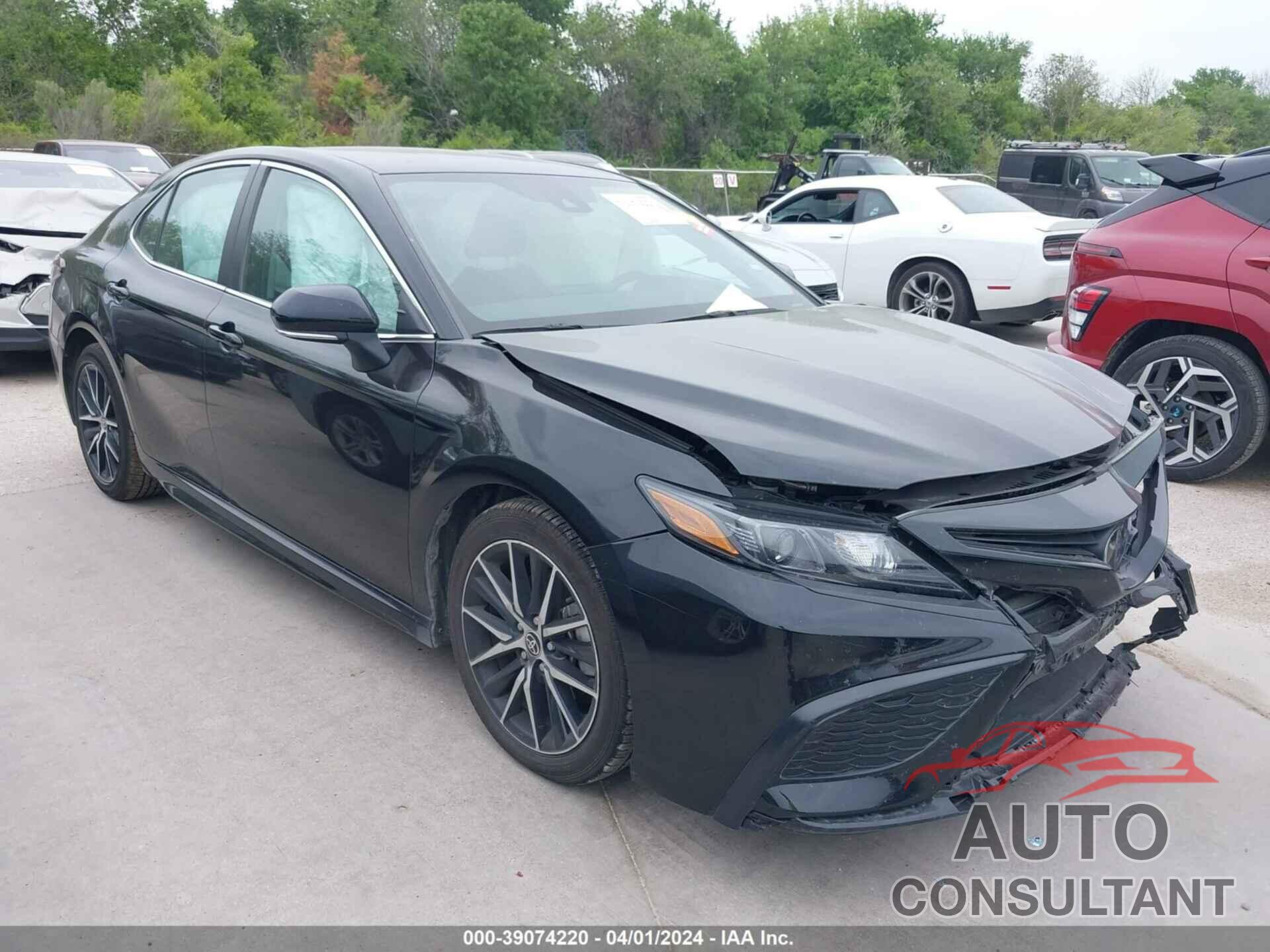 TOYOTA CAMRY 2023 - 4T1G11AK5PU808912