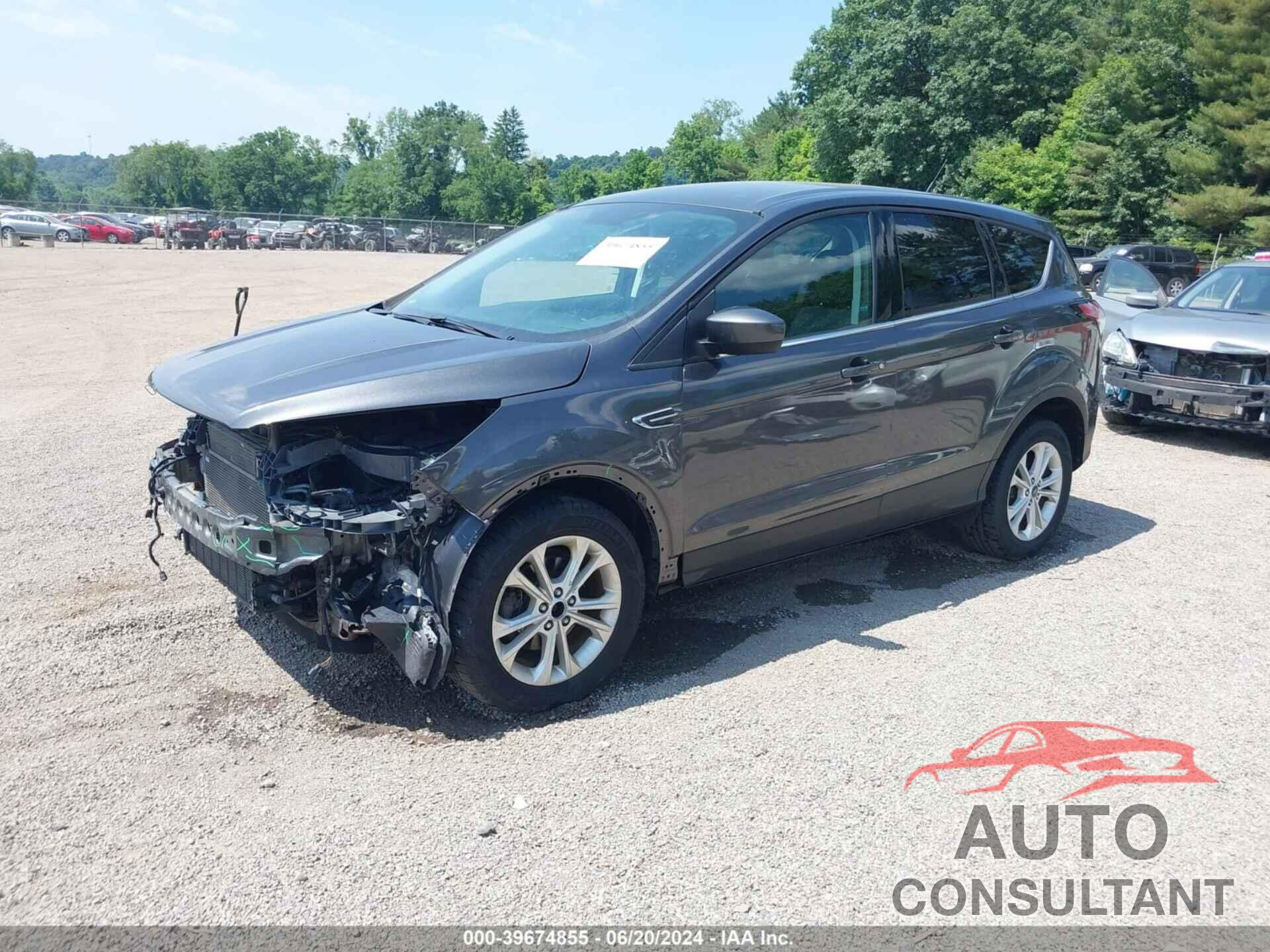 FORD ESCAPE 2017 - 1FMCU0GD2HUE67656