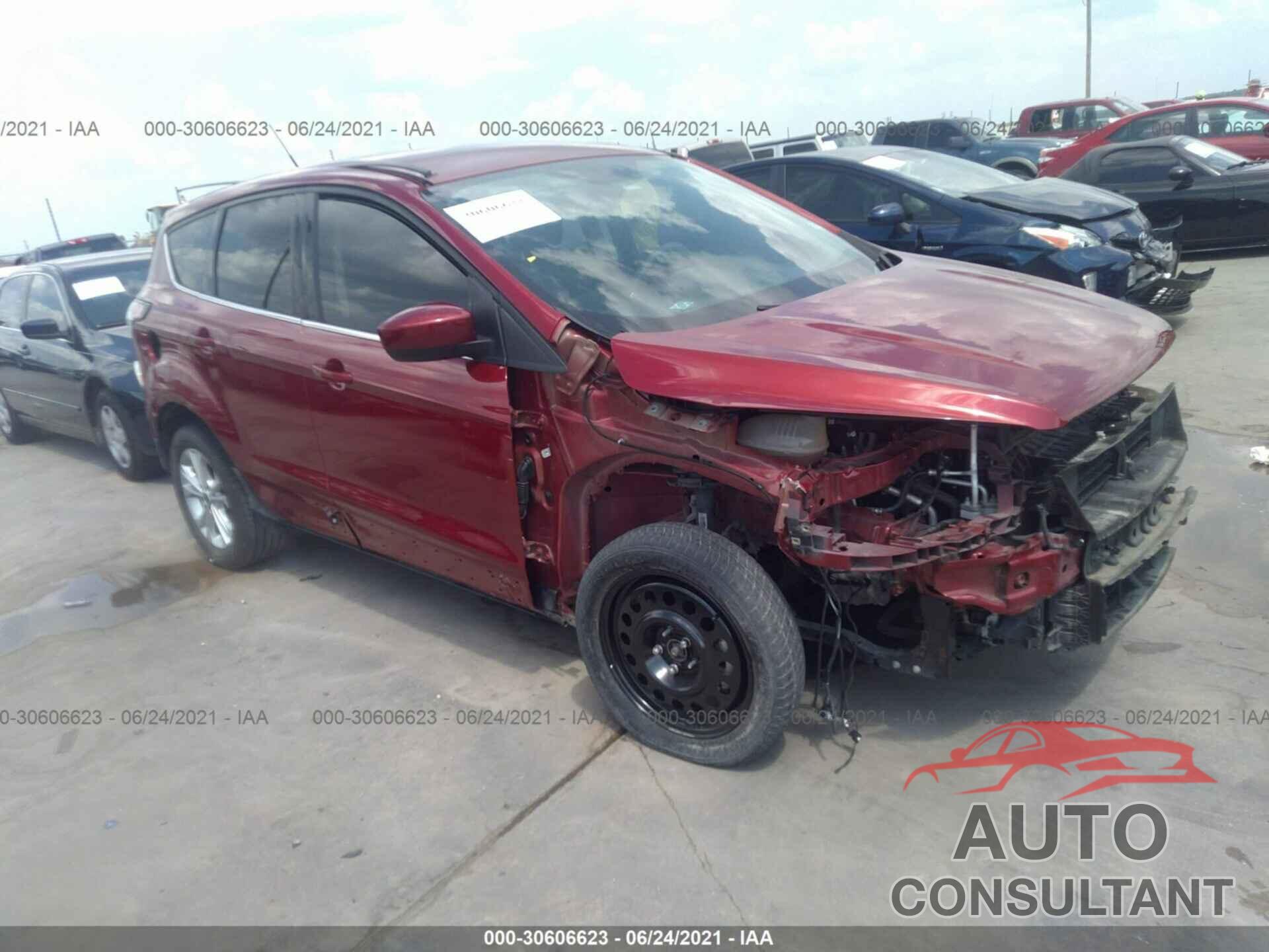 FORD ESCAPE 2017 - 1FMCU0GD6HUD10048