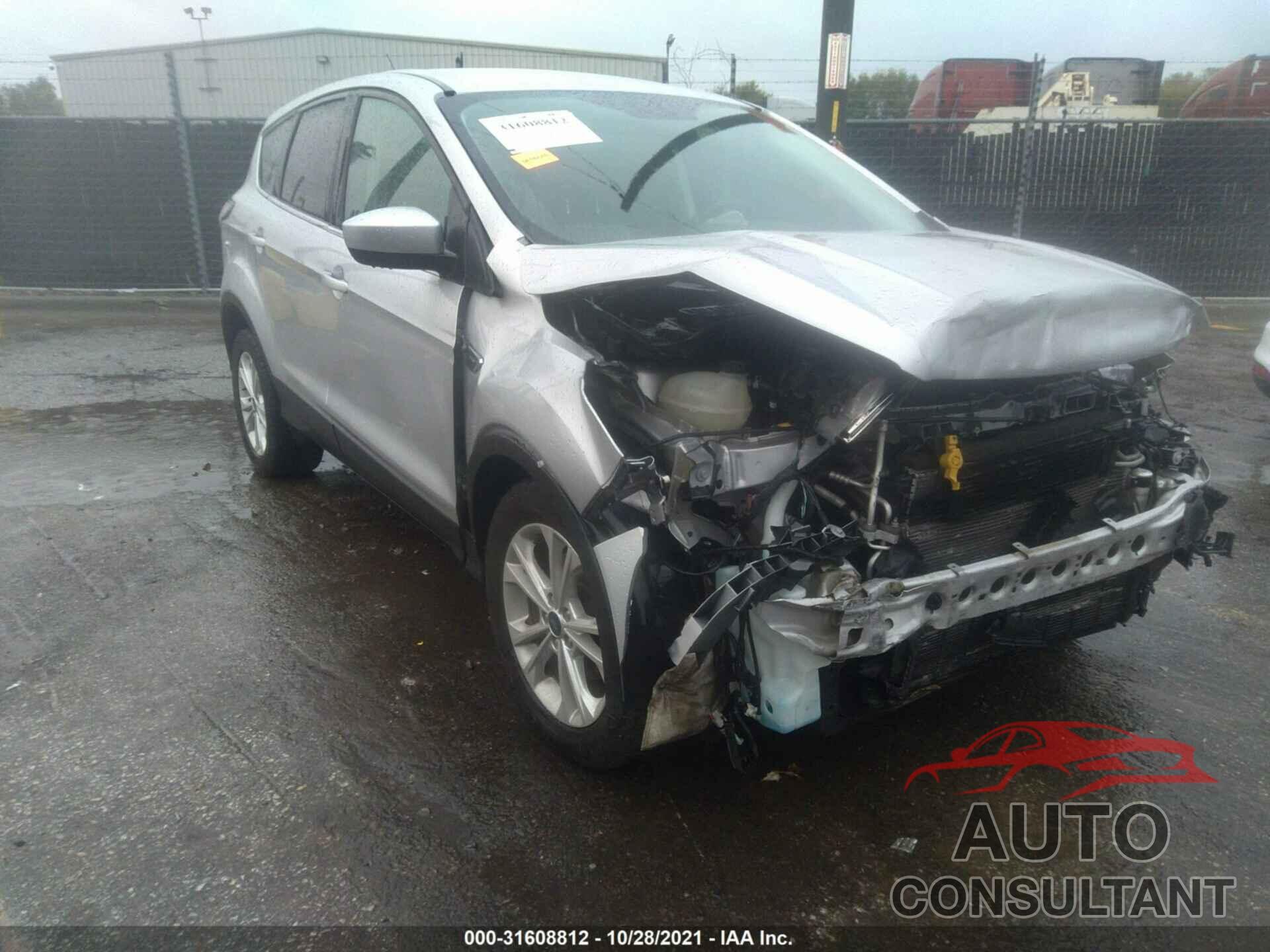 FORD ESCAPE 2017 - 1FMCU0GD8HUA61302