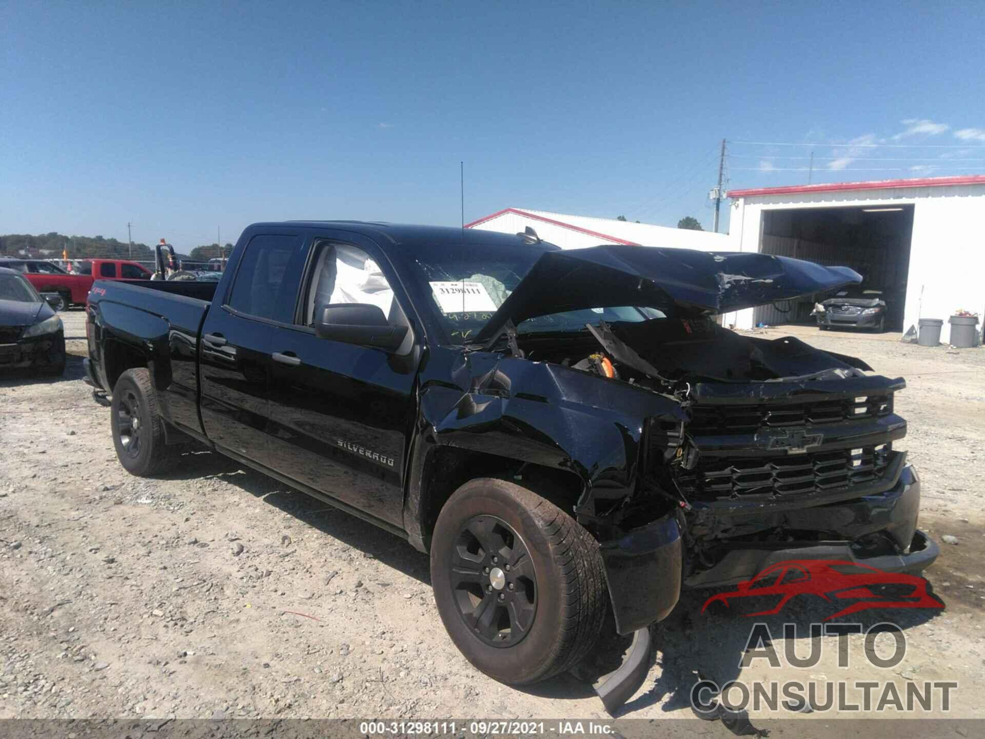 CHEVROLET SILVERADO 1500 2018 - 1GCVKPEC8JZ200150