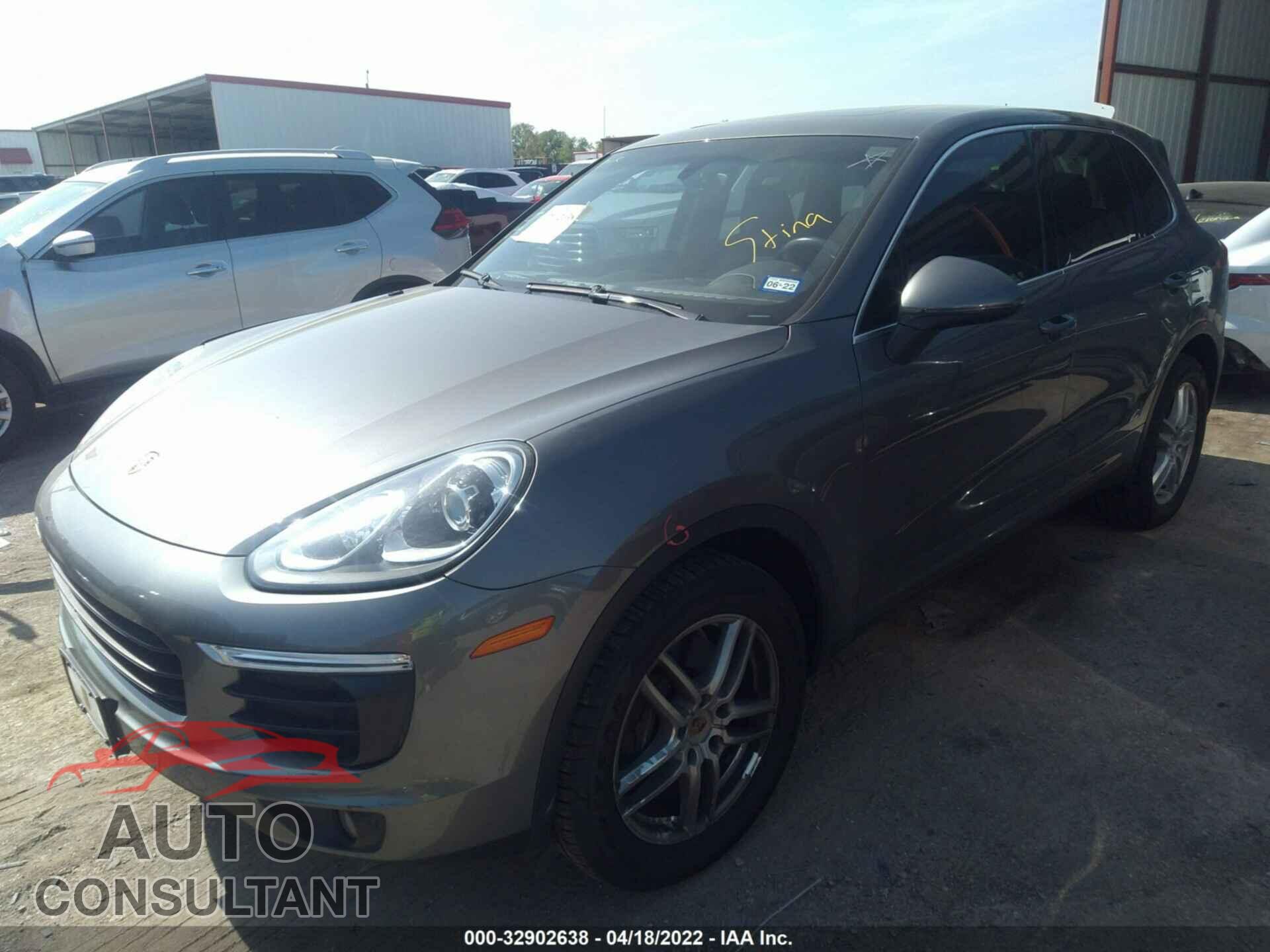 PORSCHE CAYENNE 2016 - WP1AA2A29GKA11475