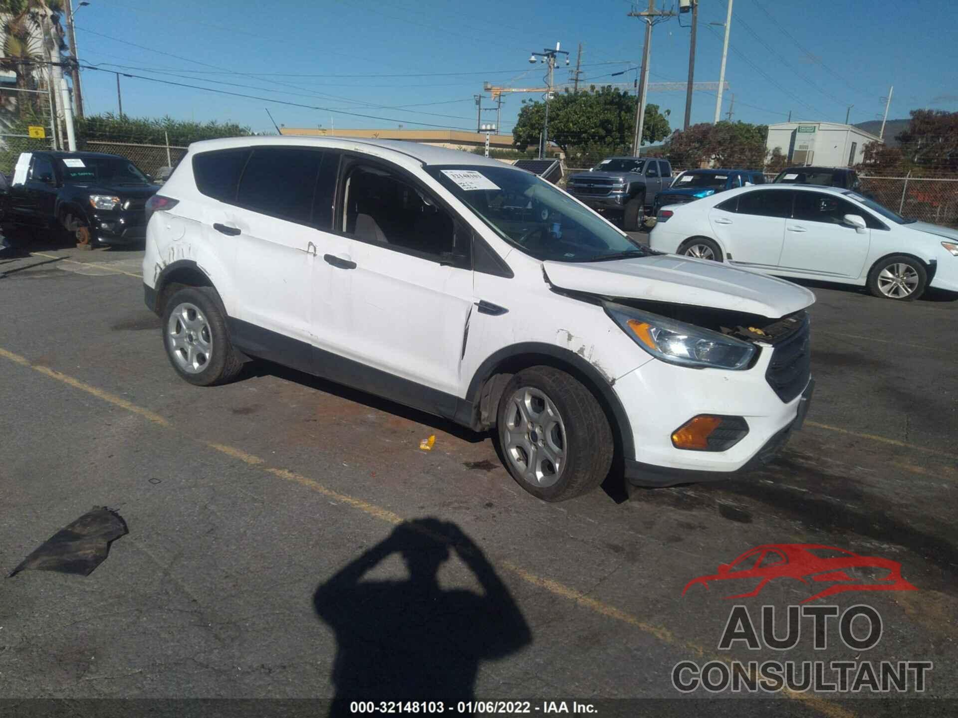 FORD ESCAPE 2017 - 1FMCU0F74HUB61375
