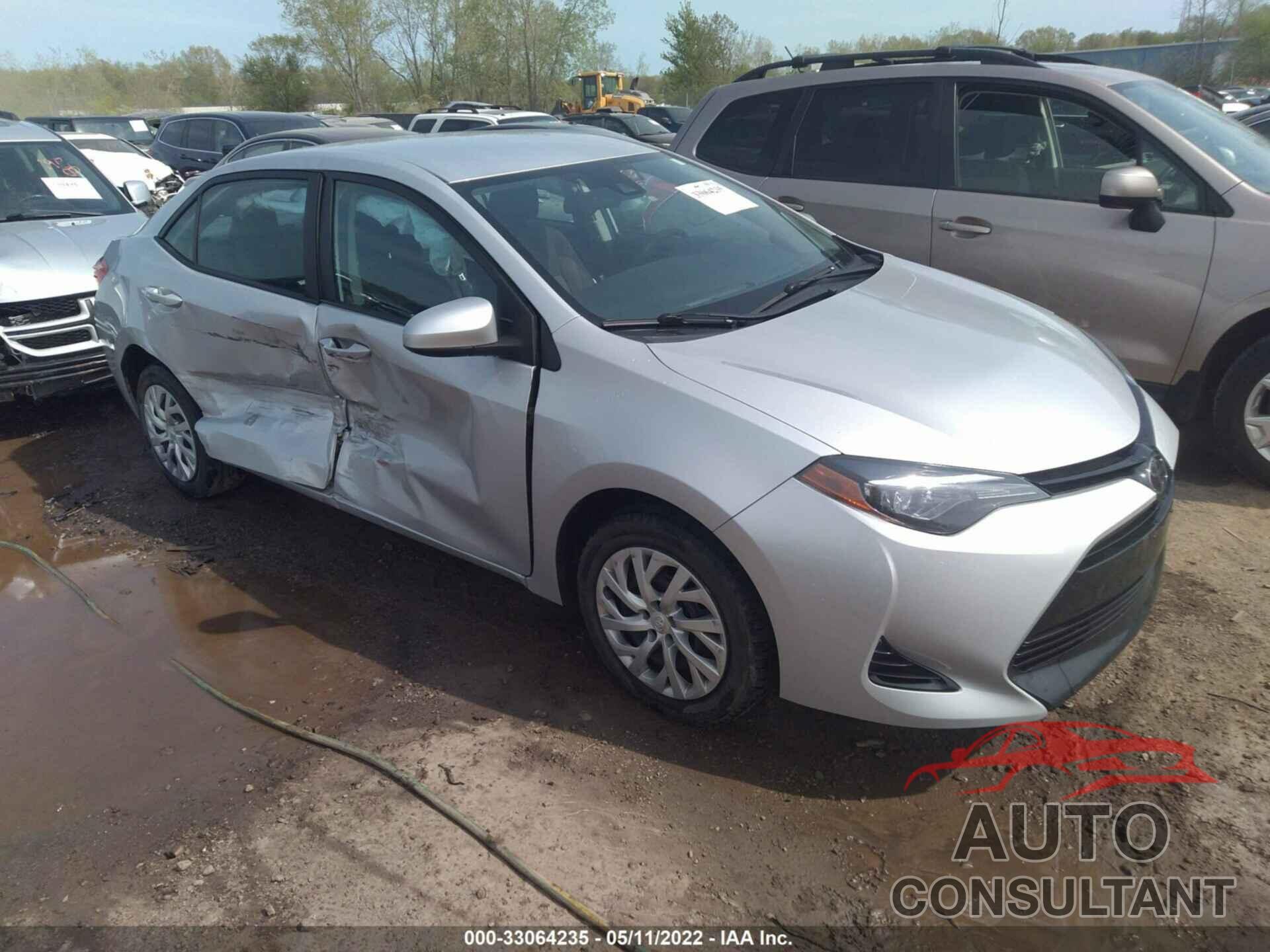 TOYOTA COROLLA 2018 - 5YFBURHE0JP746473