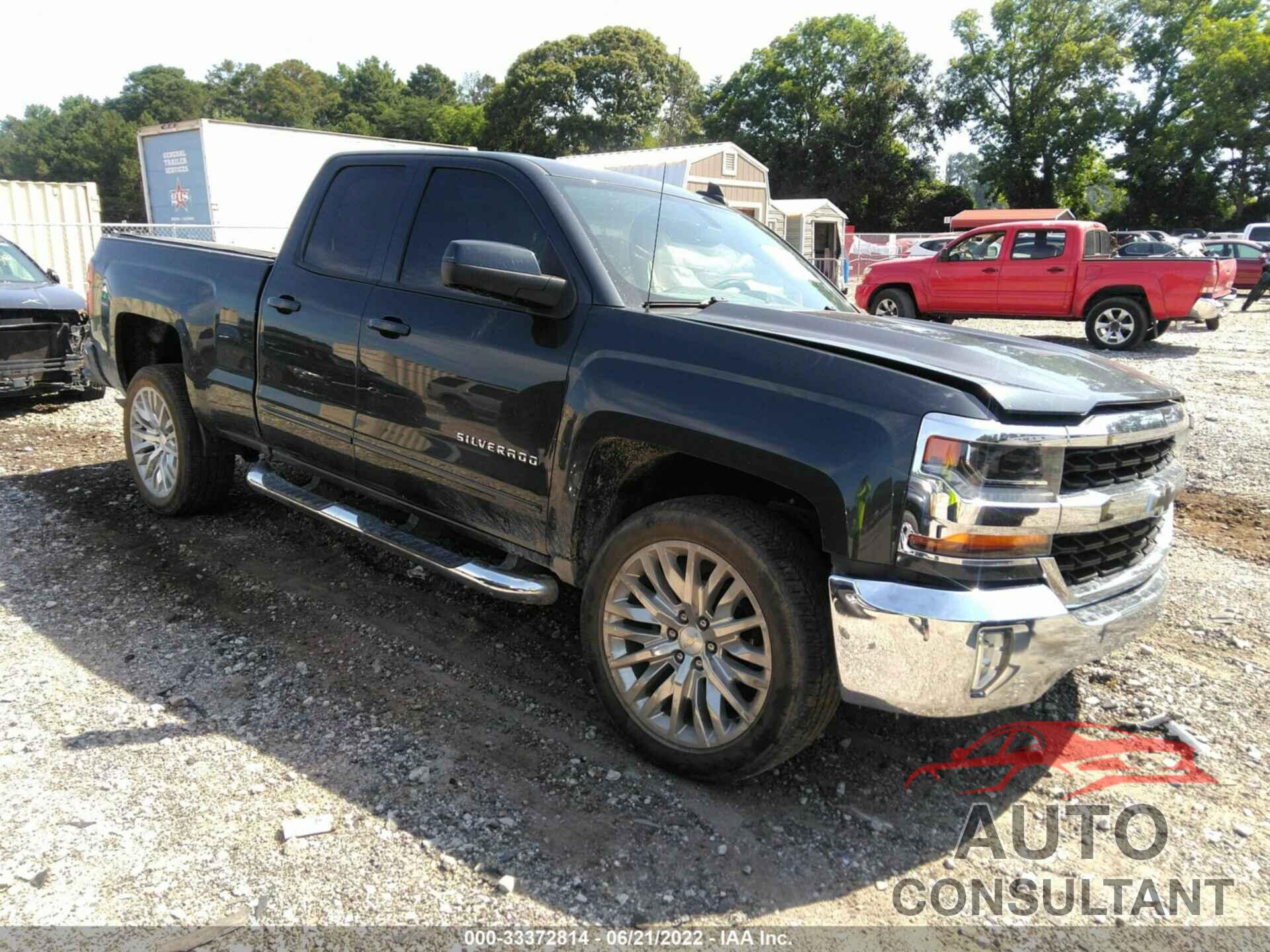 CHEVROLET SILVERADO 1500 2018 - 1GCRCREH9JZ111046