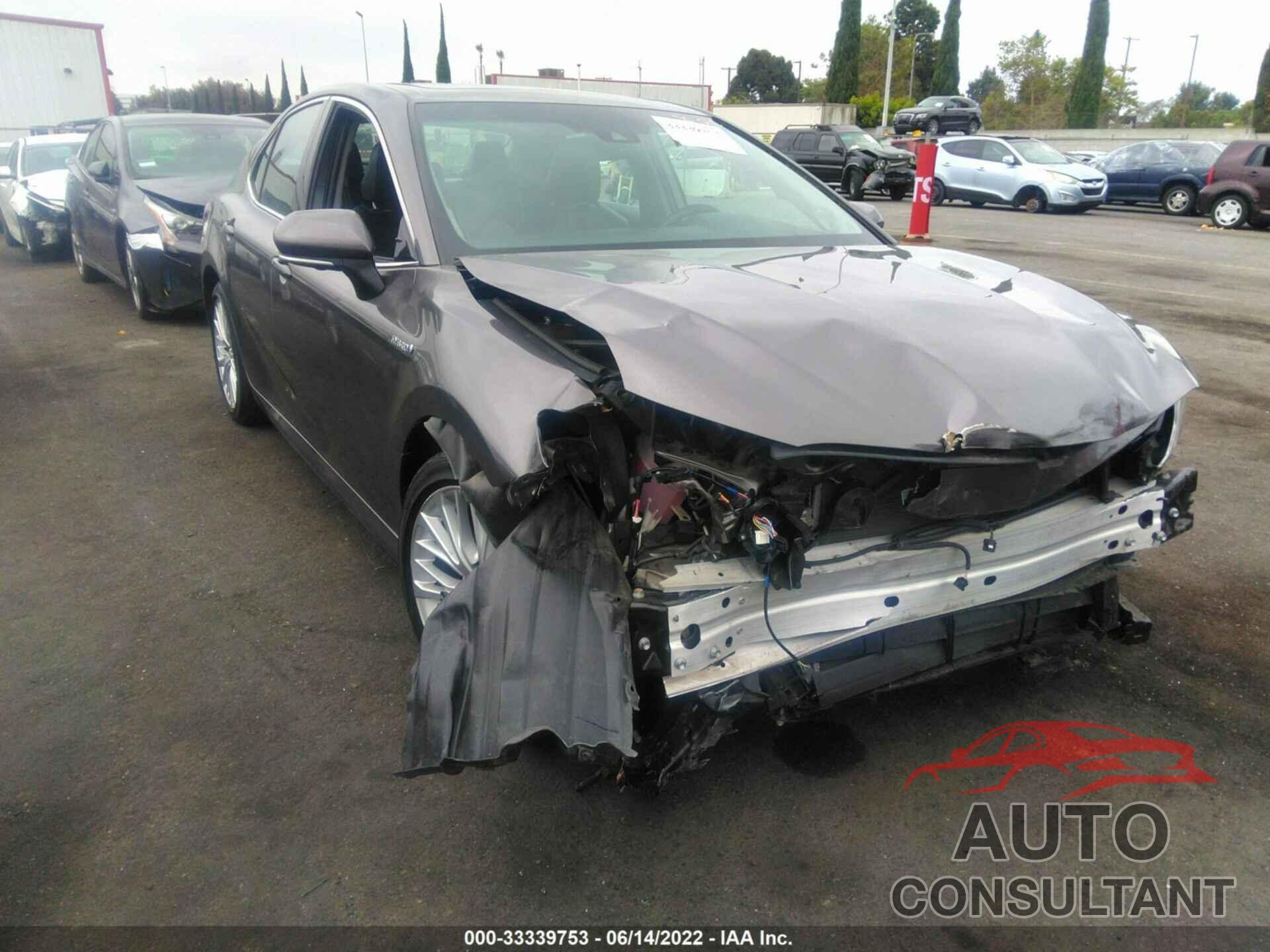 TOYOTA CAMRY 2018 - 4T1B21HK9JU002463