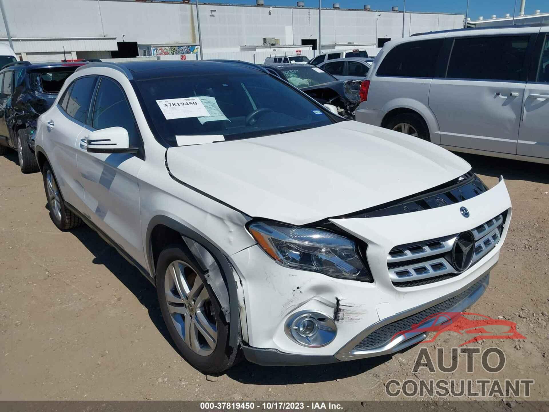 MERCEDES-BENZ GLA 250 2019 - WDCTG4EB5KU017182