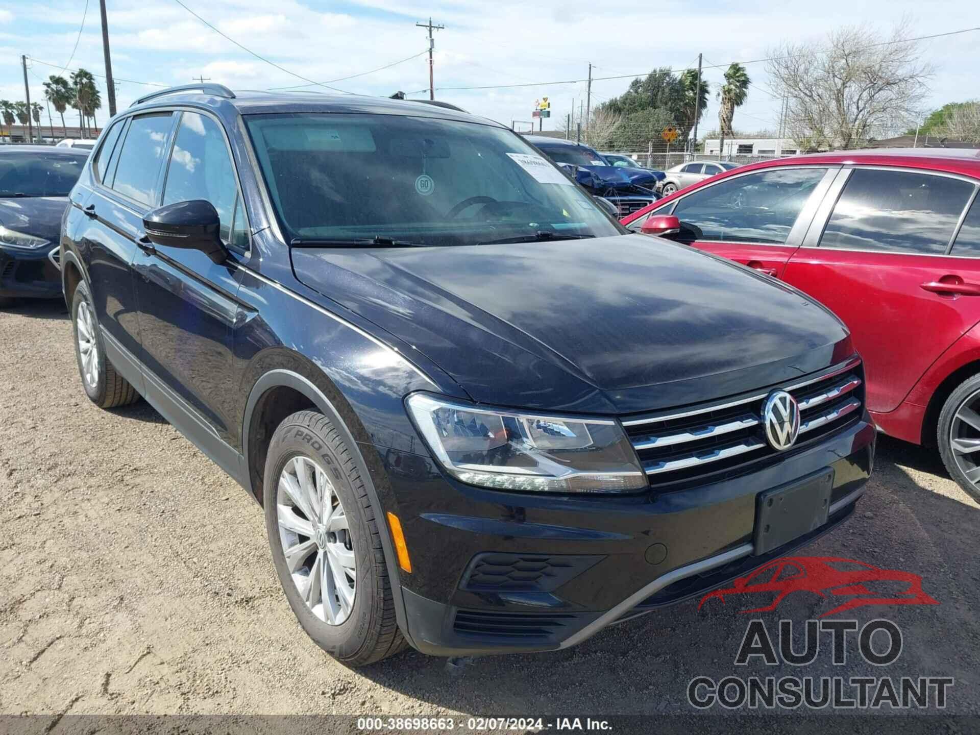 VOLKSWAGEN TIGUAN 2018 - 3VV1B7AX1JM077172