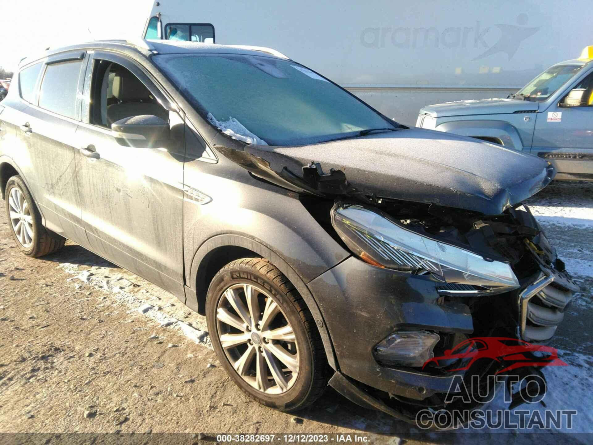 FORD ESCAPE 2017 - 1FMCU9J90HUE31537