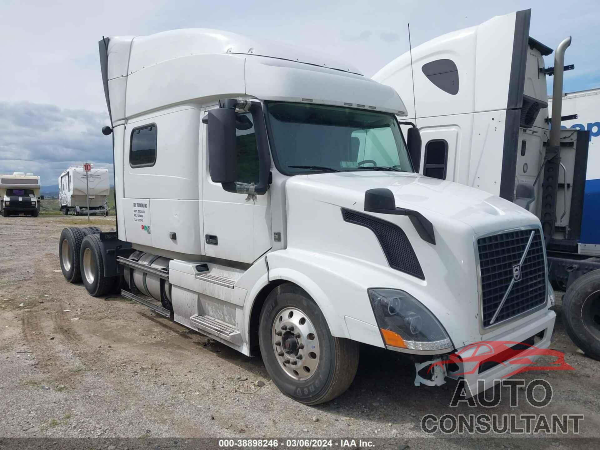 VOLVO VNL 2017 - 4V4NC9EH6HN977971