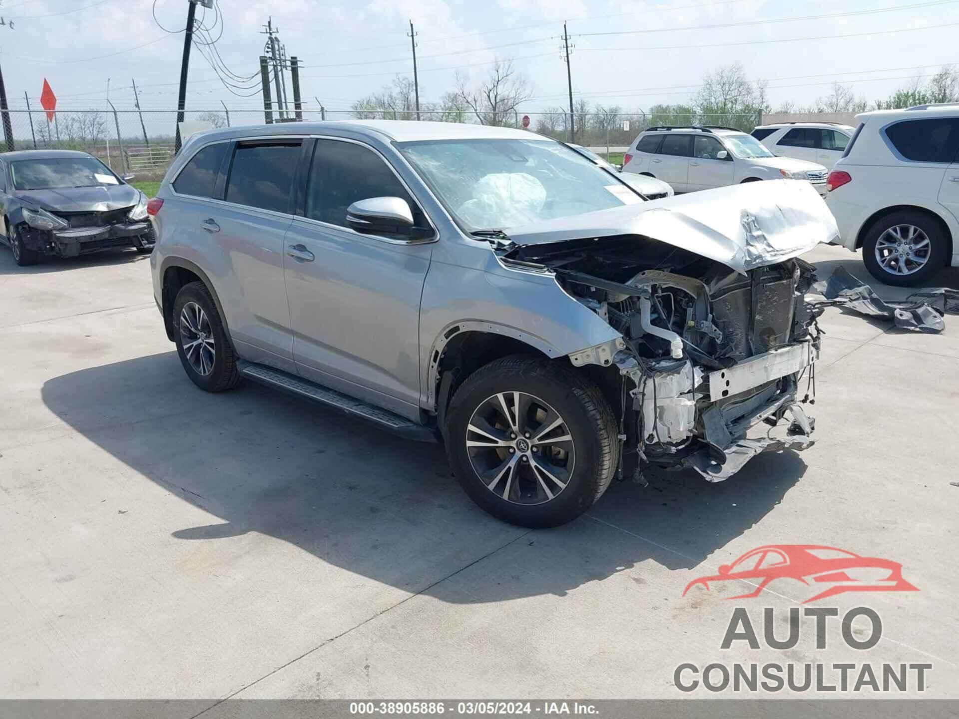 TOYOTA HIGHLANDER 2018 - 5TDZARFH1JS035814