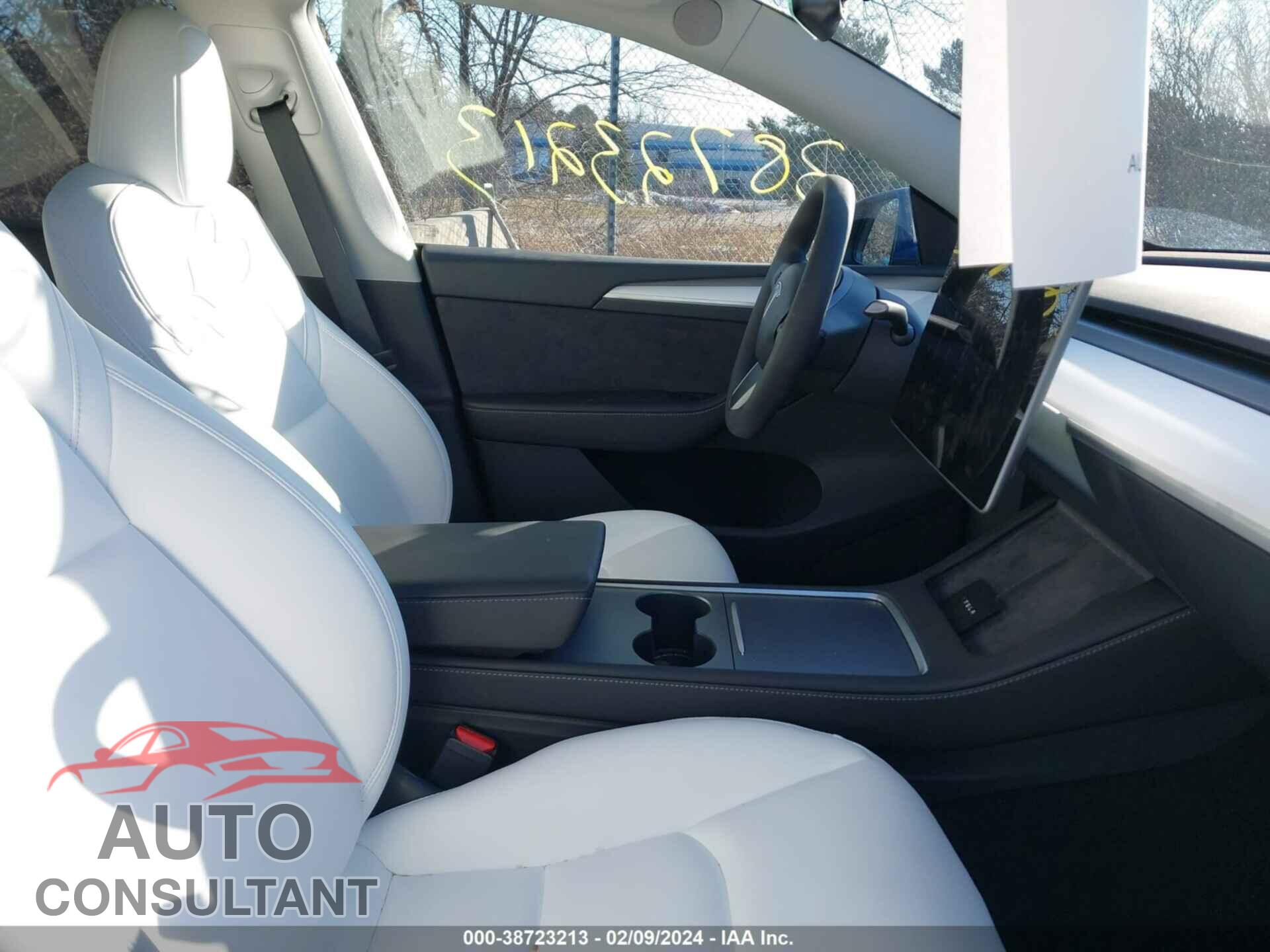 TESLA MODEL Y 2023 - 7SAYGAEE2PF886331
